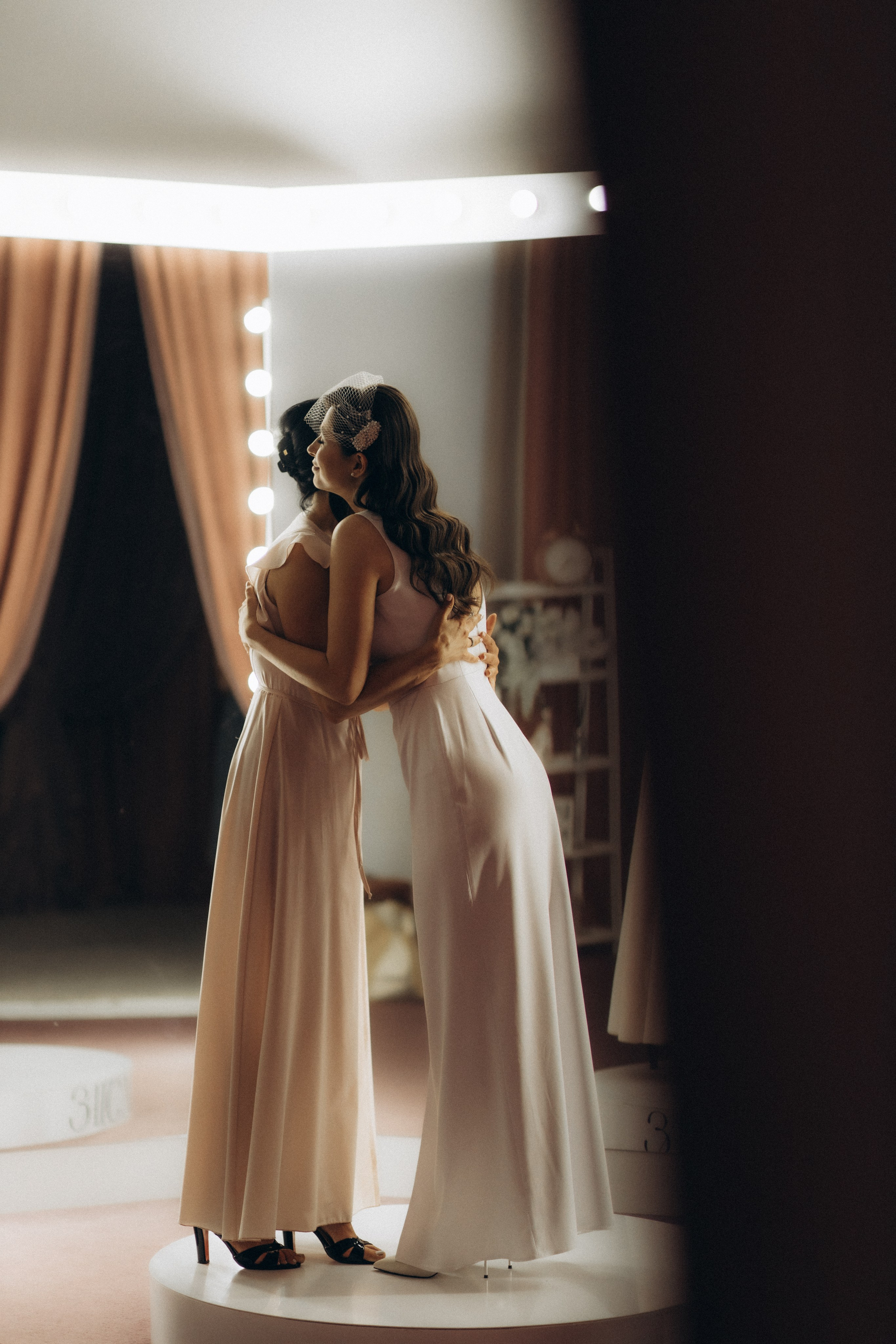 LOVE. Головна