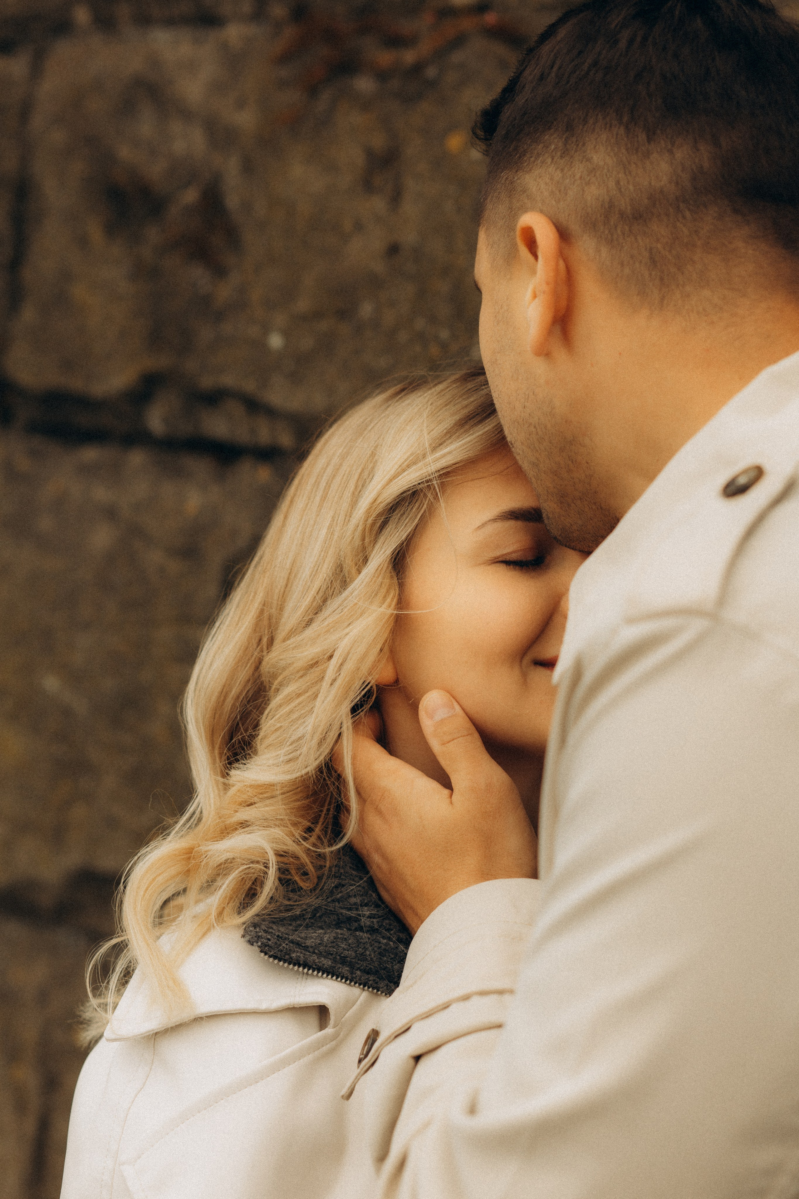 So in Love. Головна