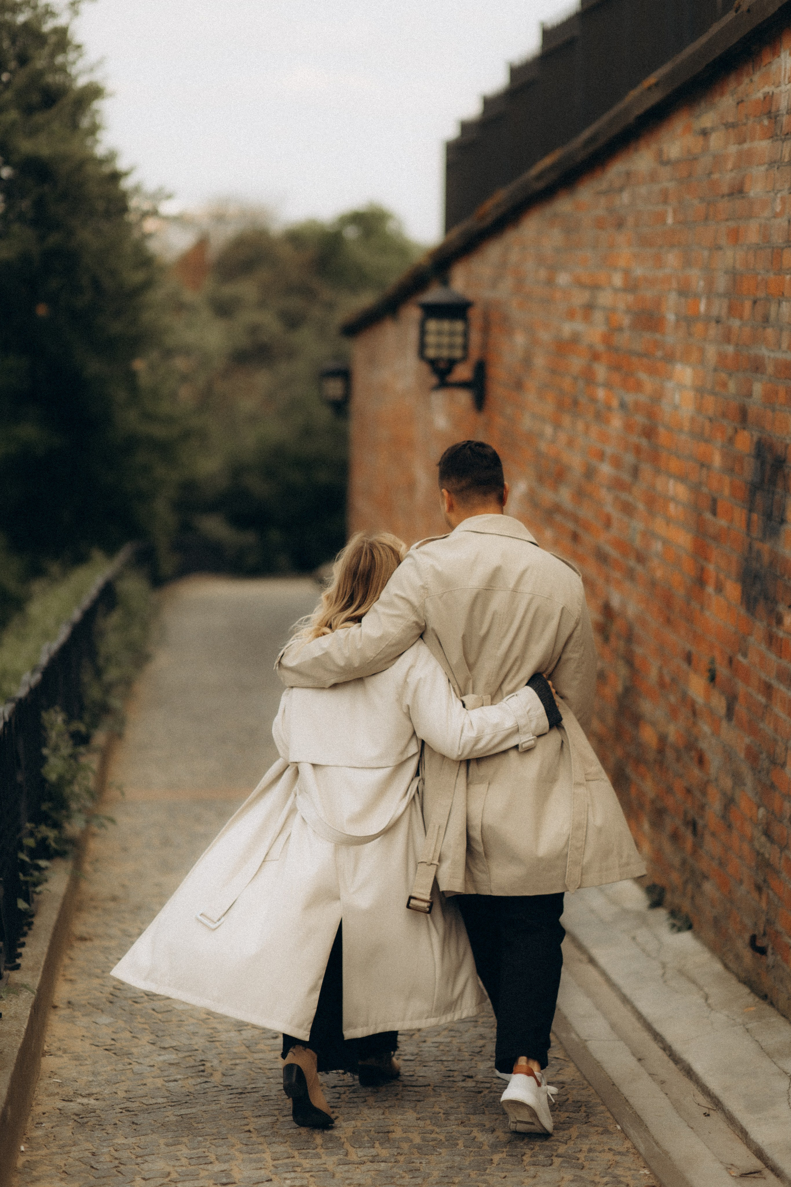 So in Love. Головна