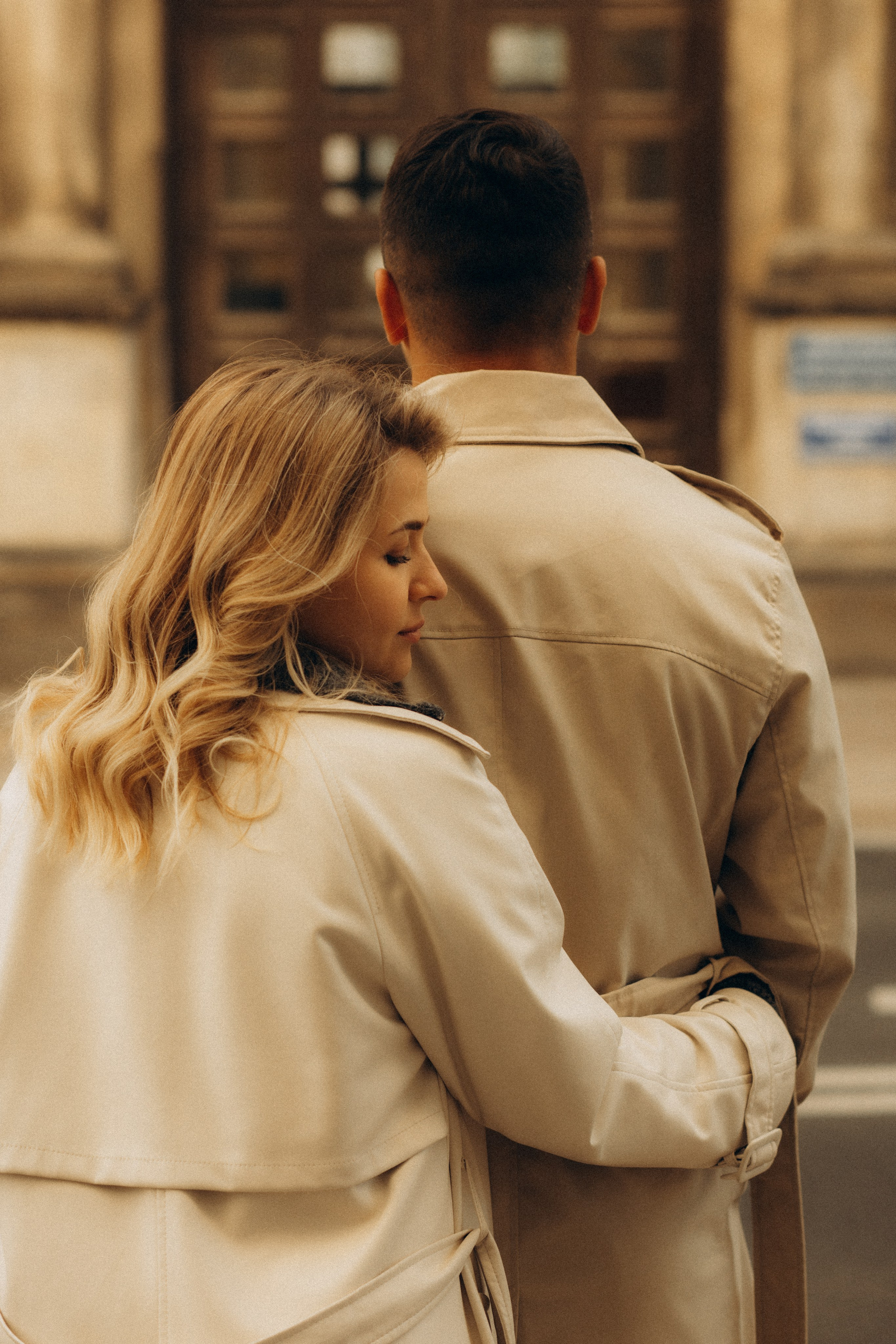 So in Love. Головна