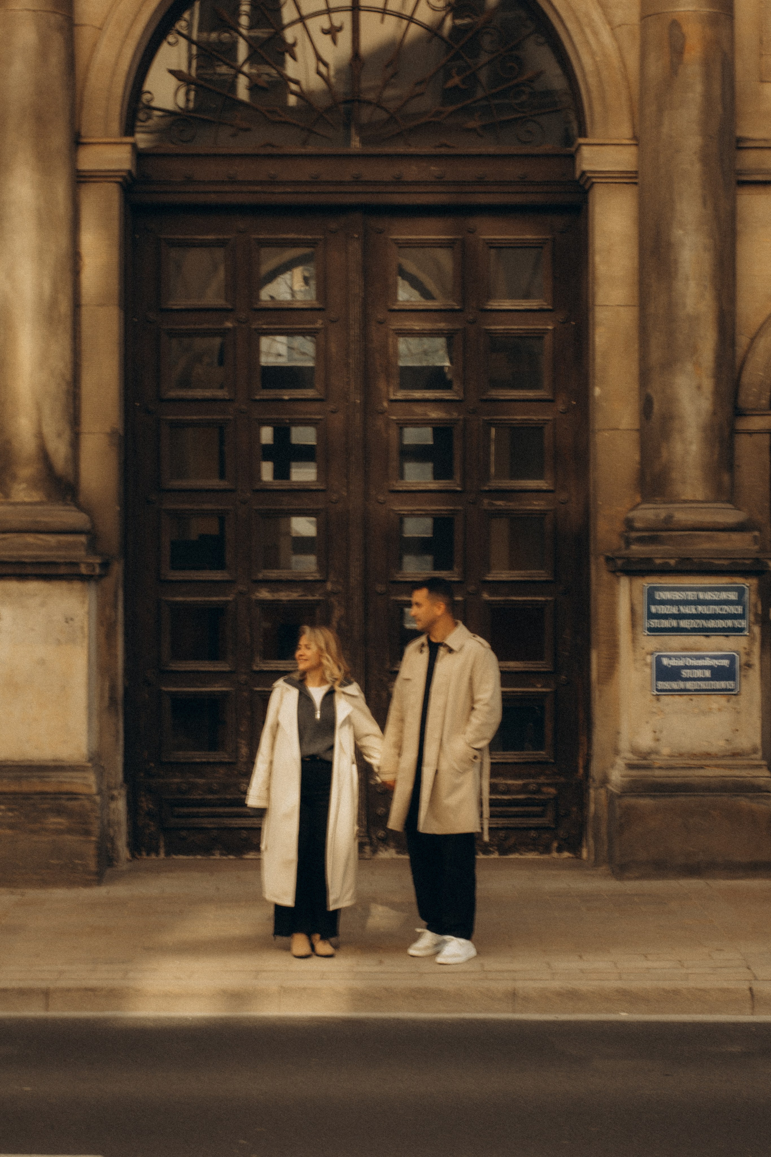 So in Love. Головна