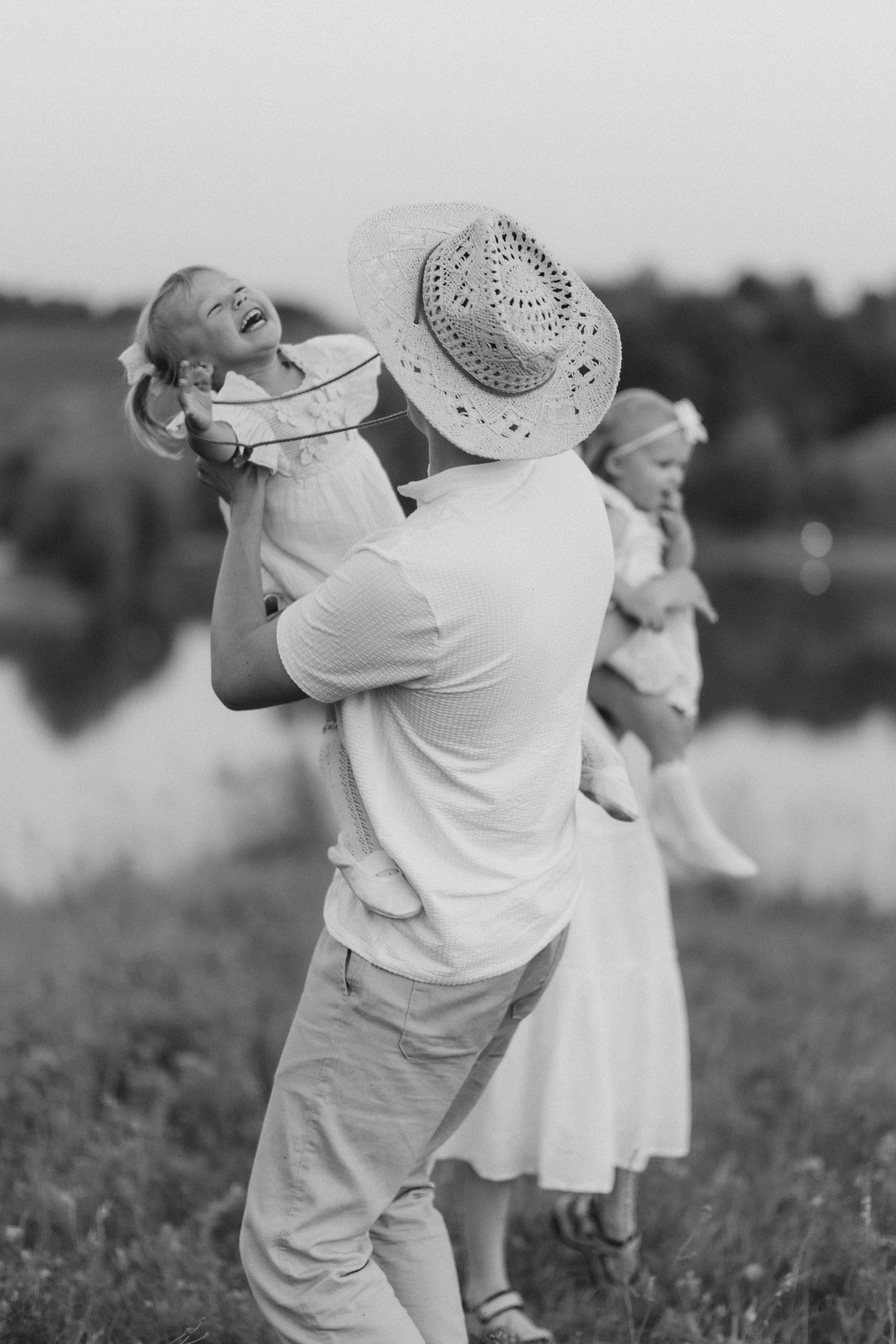 This is happiness — this is us....... Головна