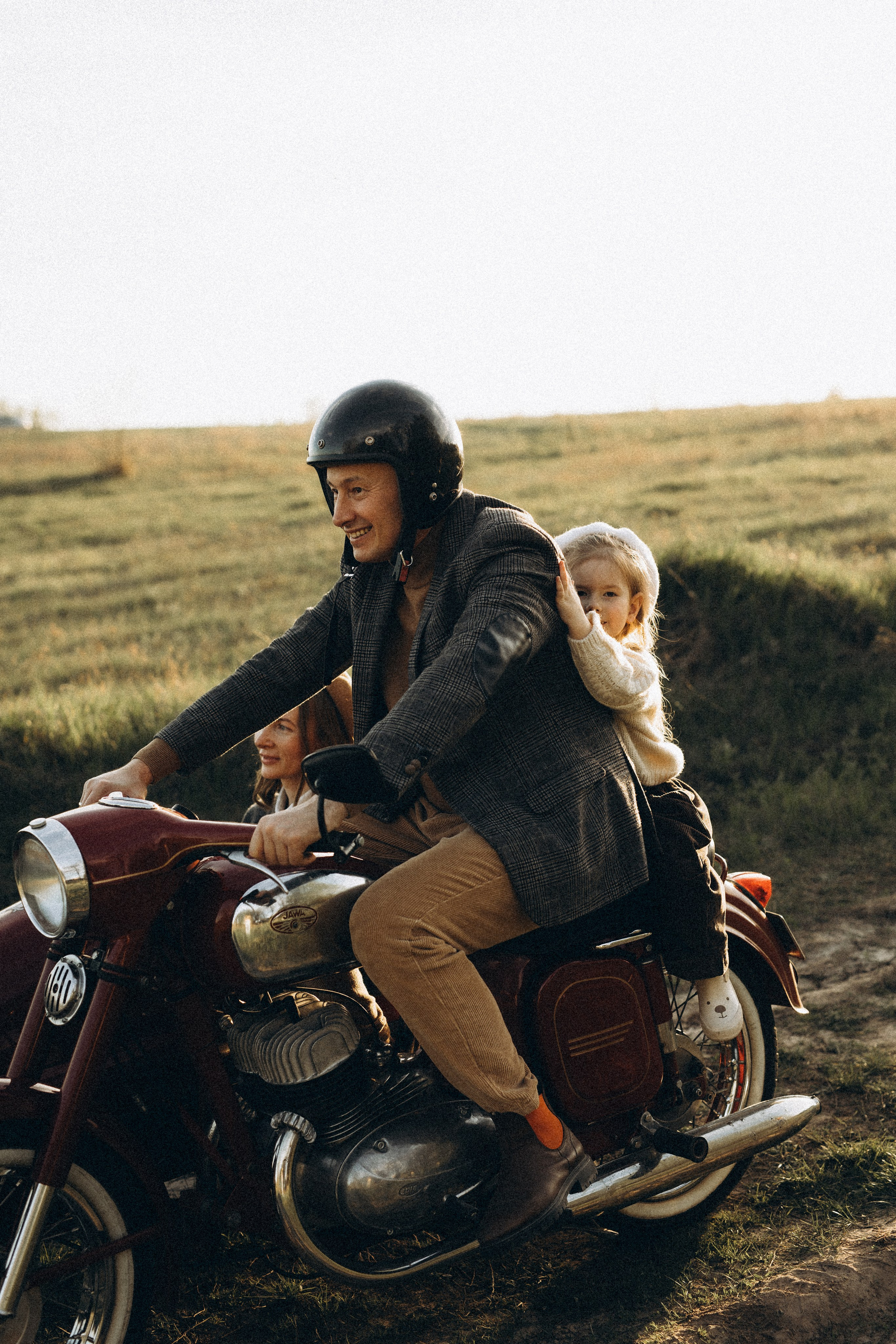 В обіймах щастя. Головна