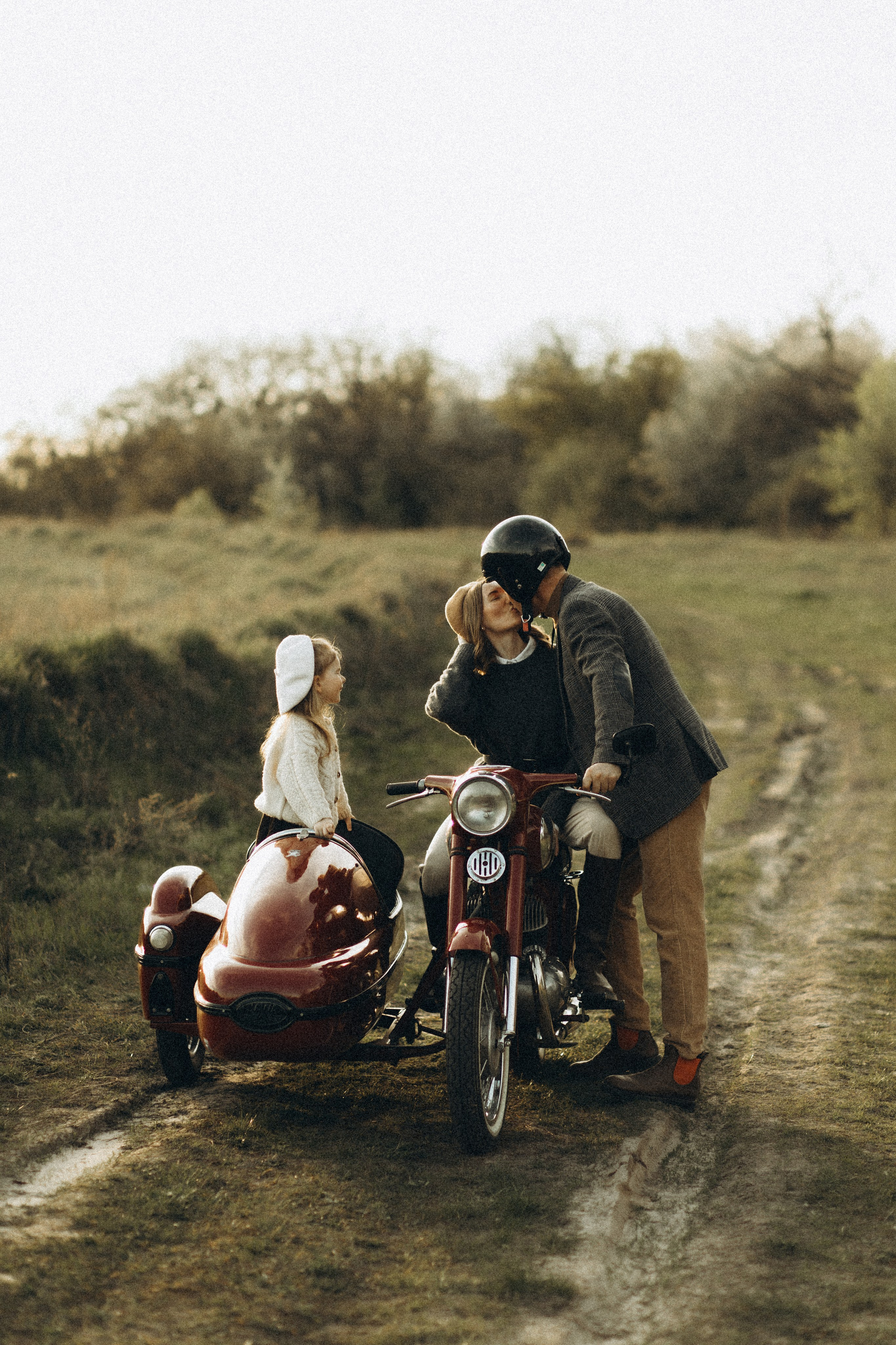 В обіймах щастя. Головна