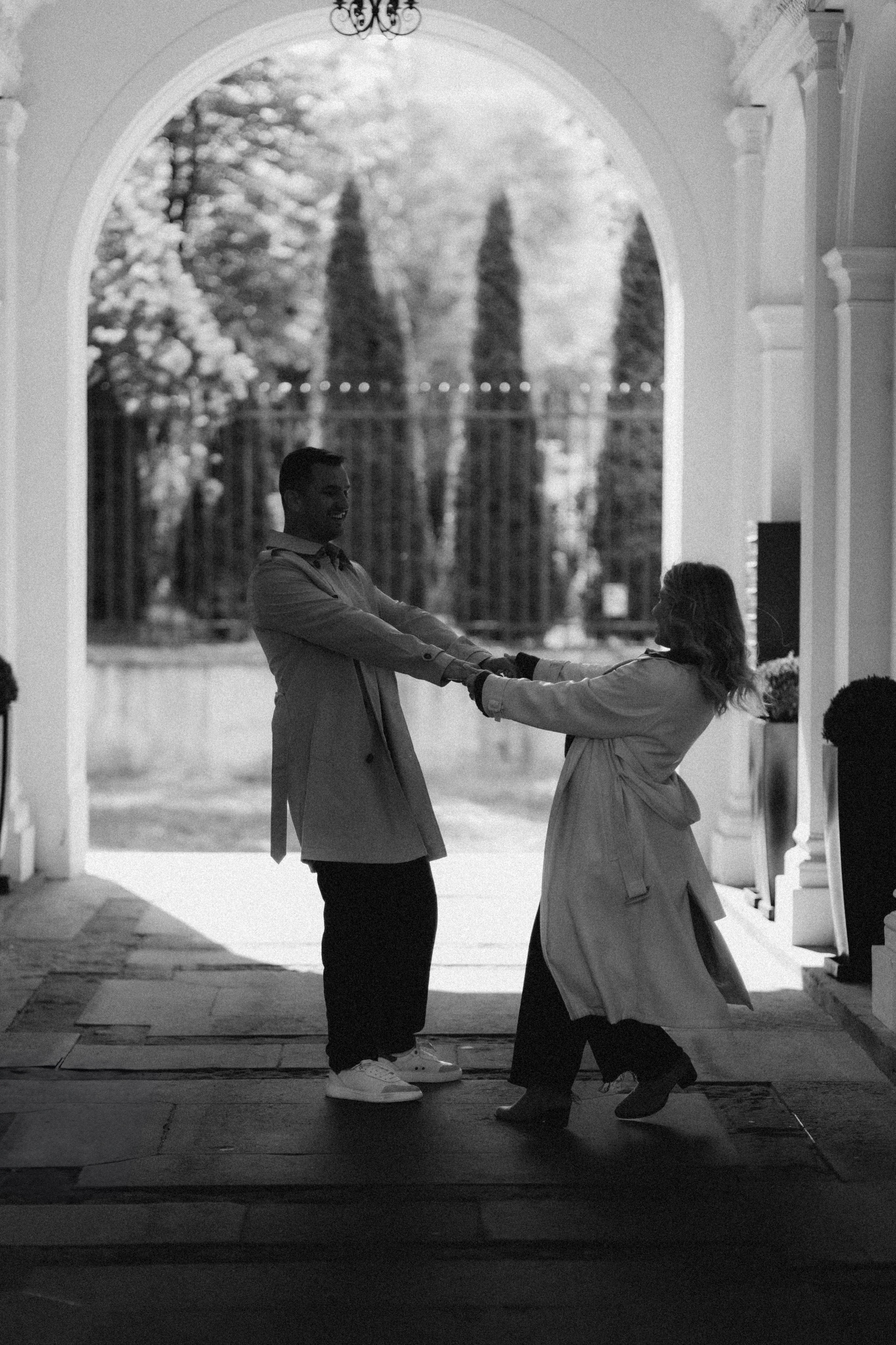 So in Love. Головна