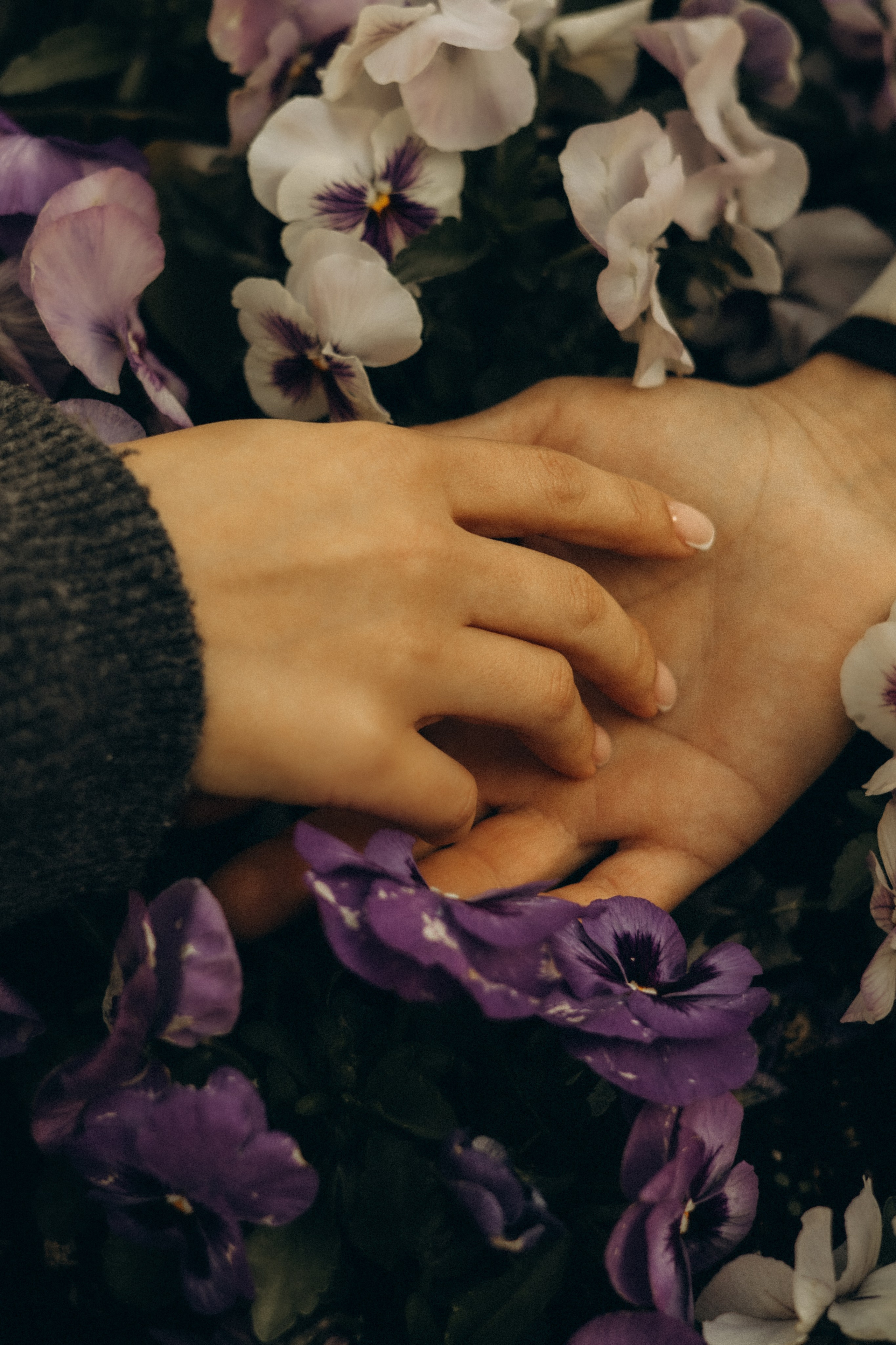 So in Love. Головна