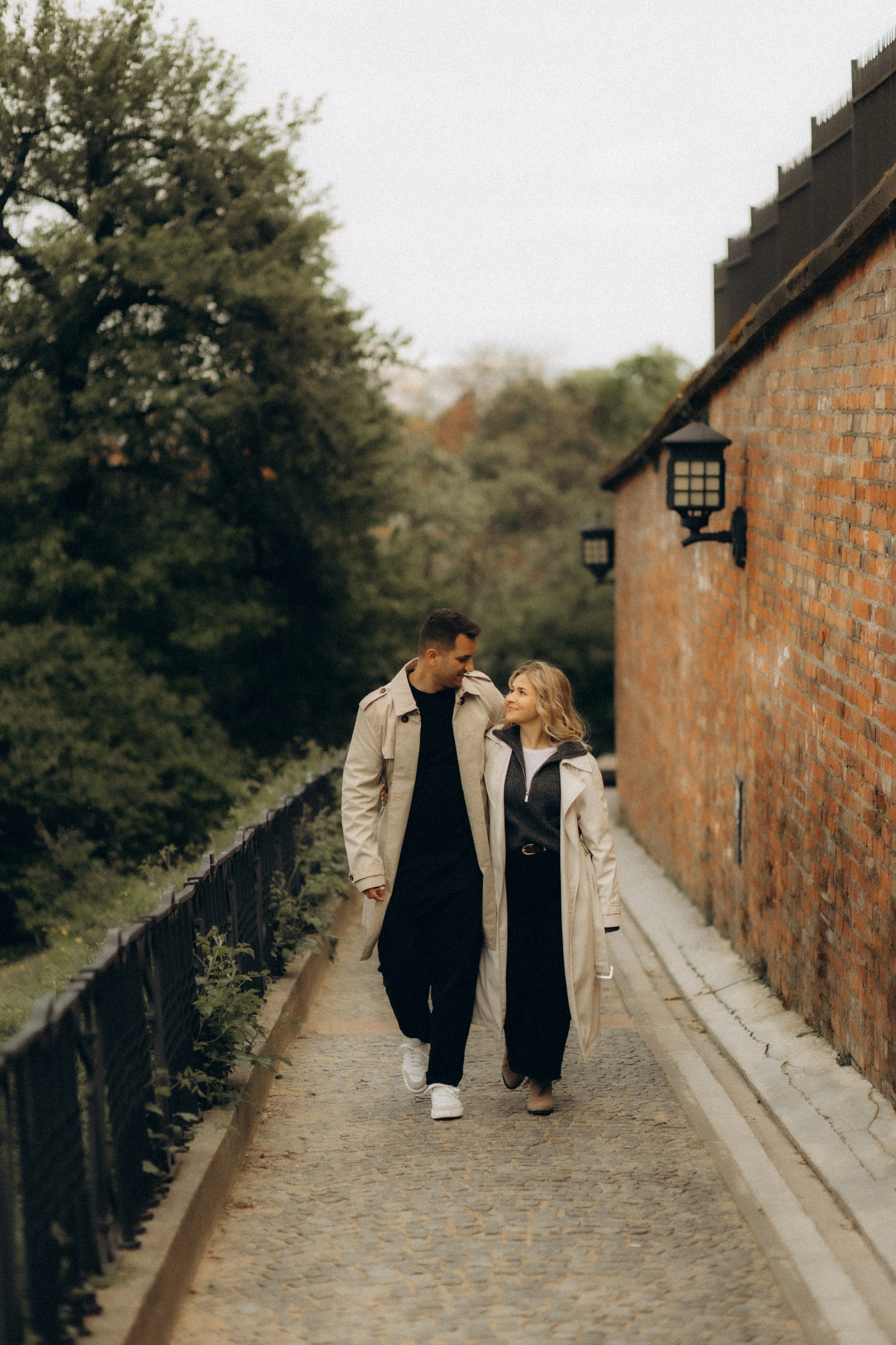 So in Love. Головна