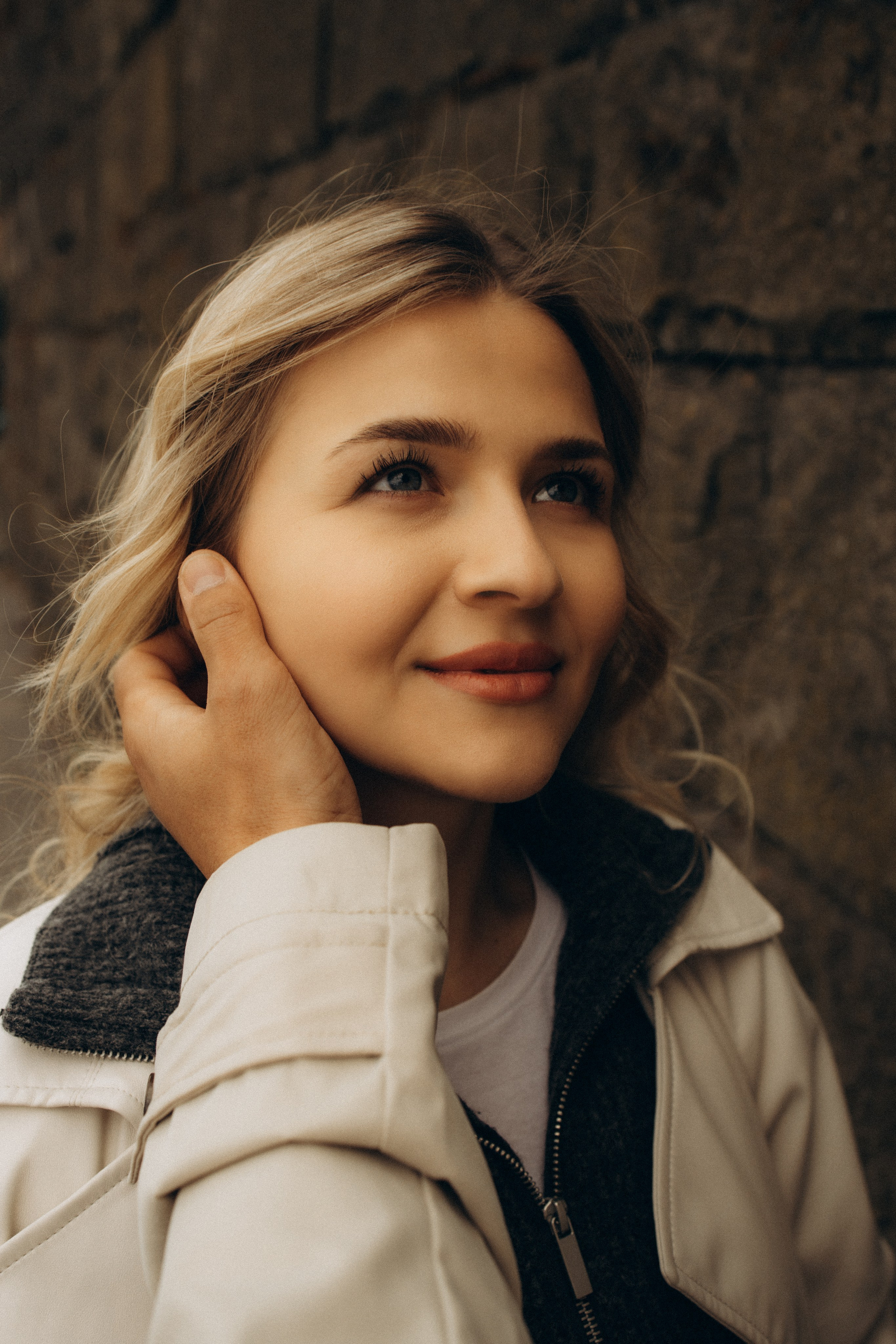 So in Love. Головна