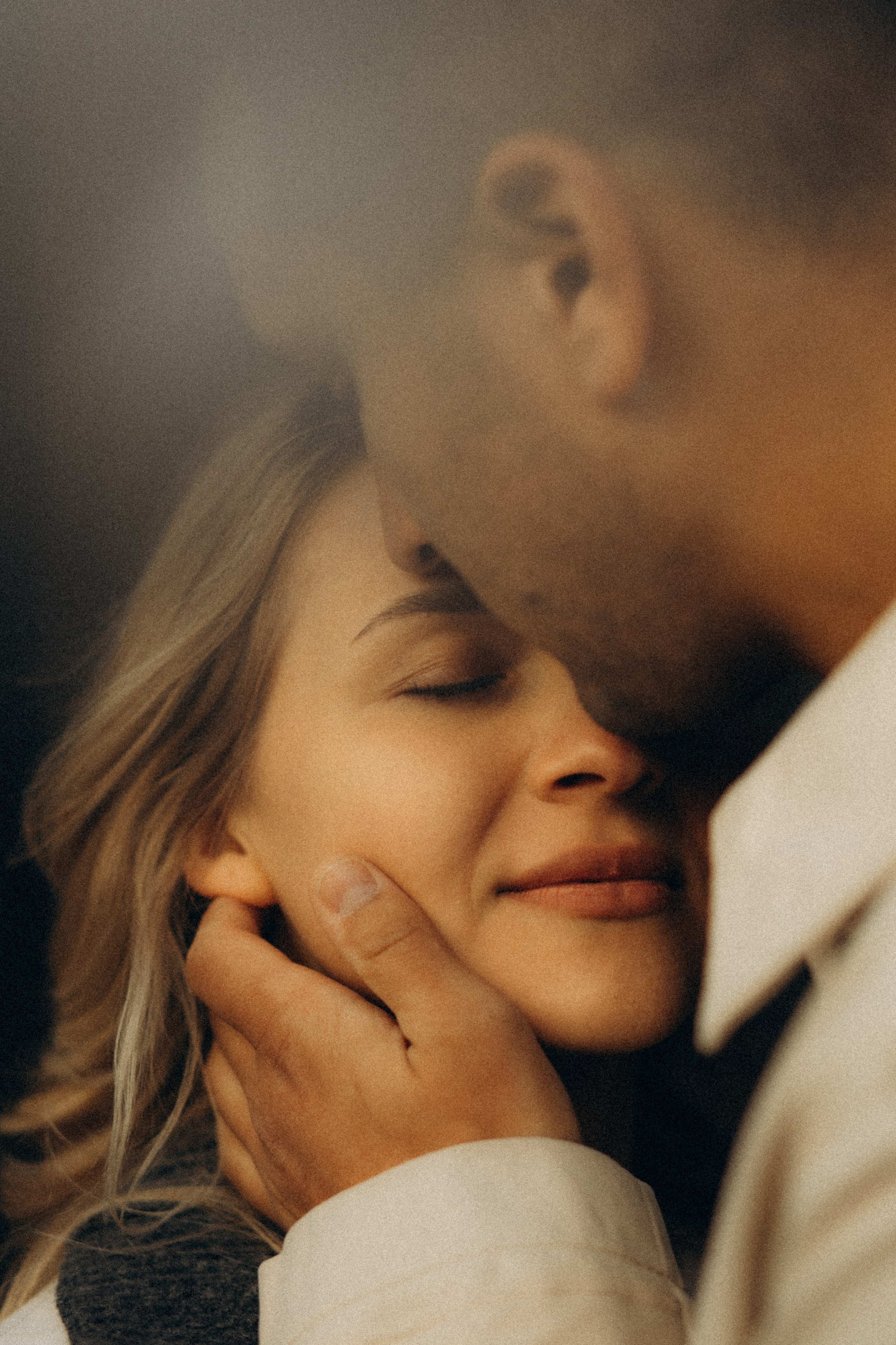 So in Love. Головна