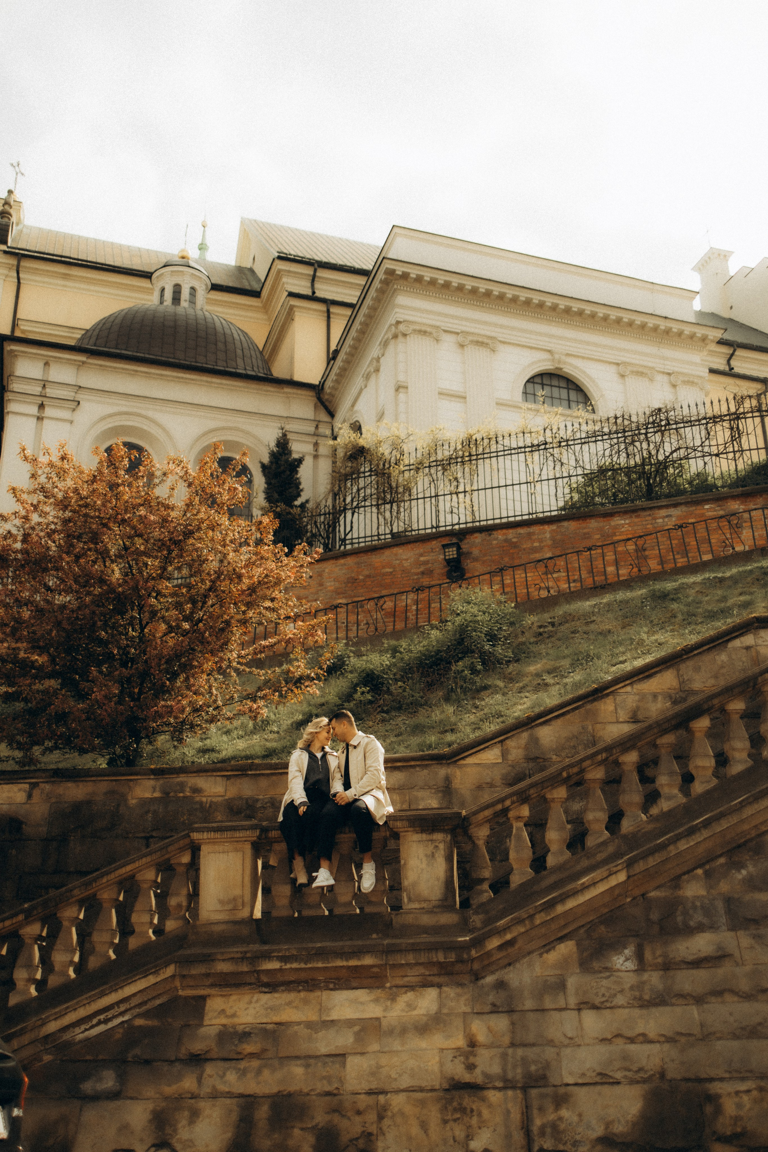 So in Love. Головна