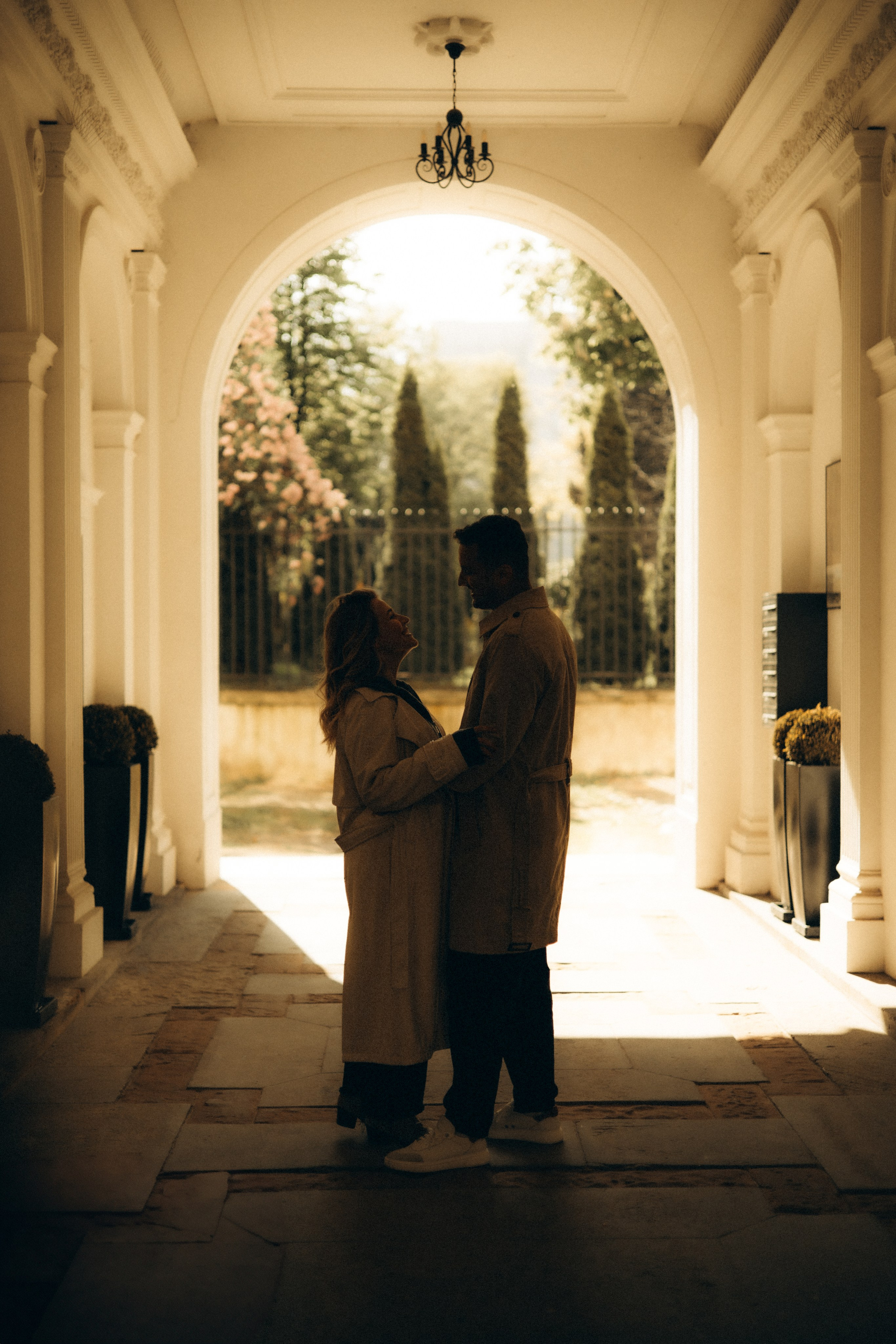 So in Love. Головна