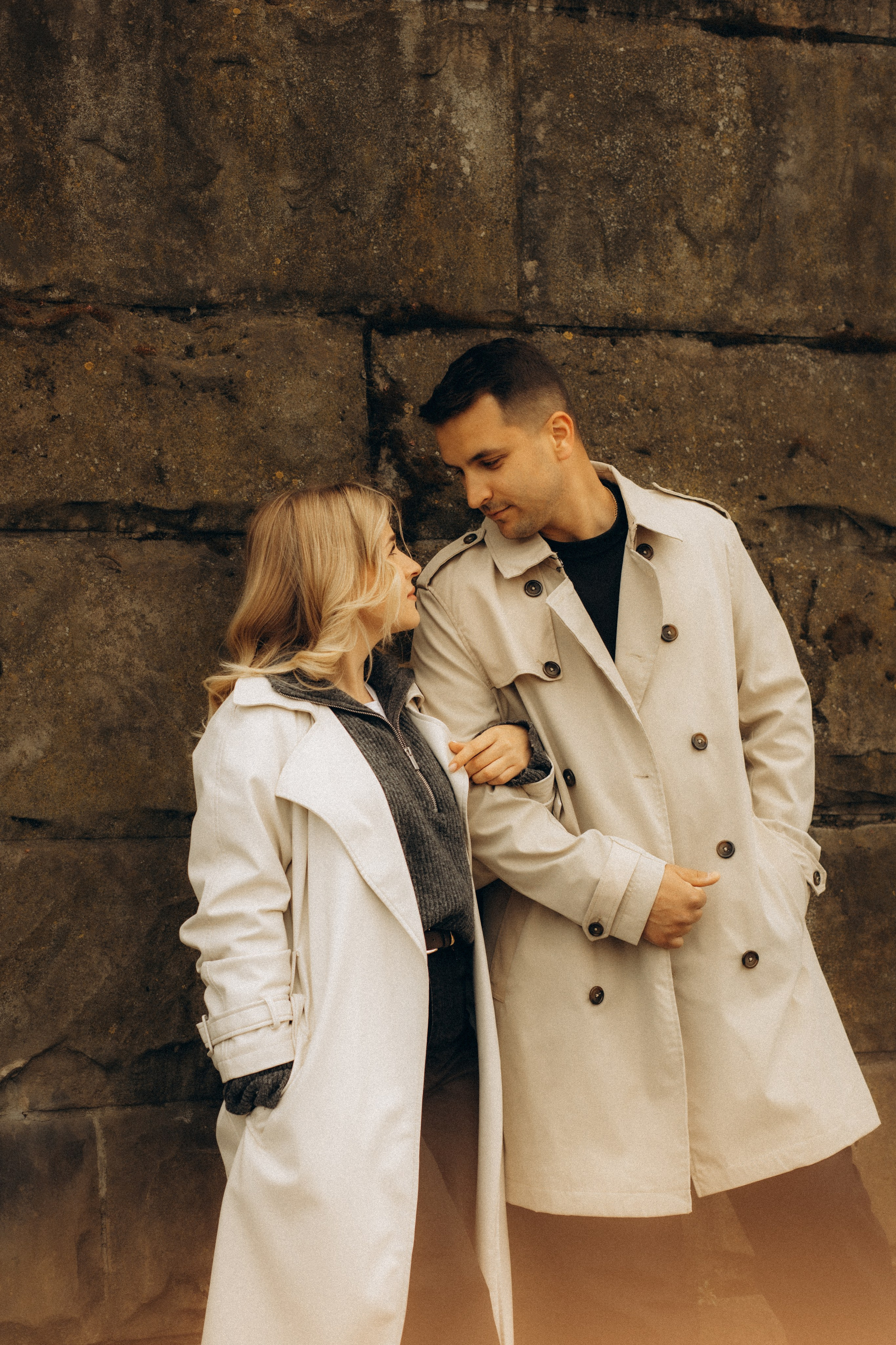 So in Love. Головна