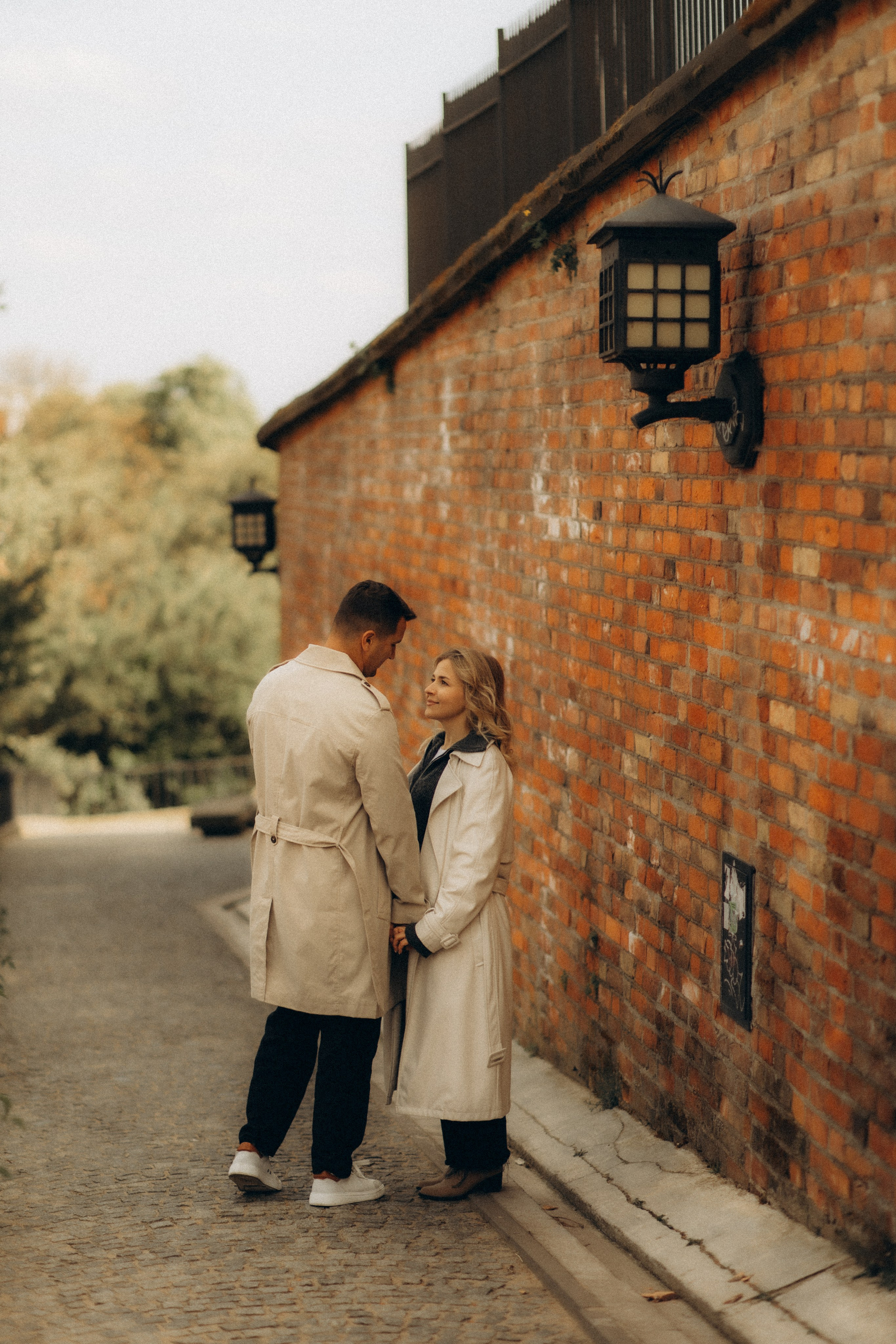 So in Love. Головна