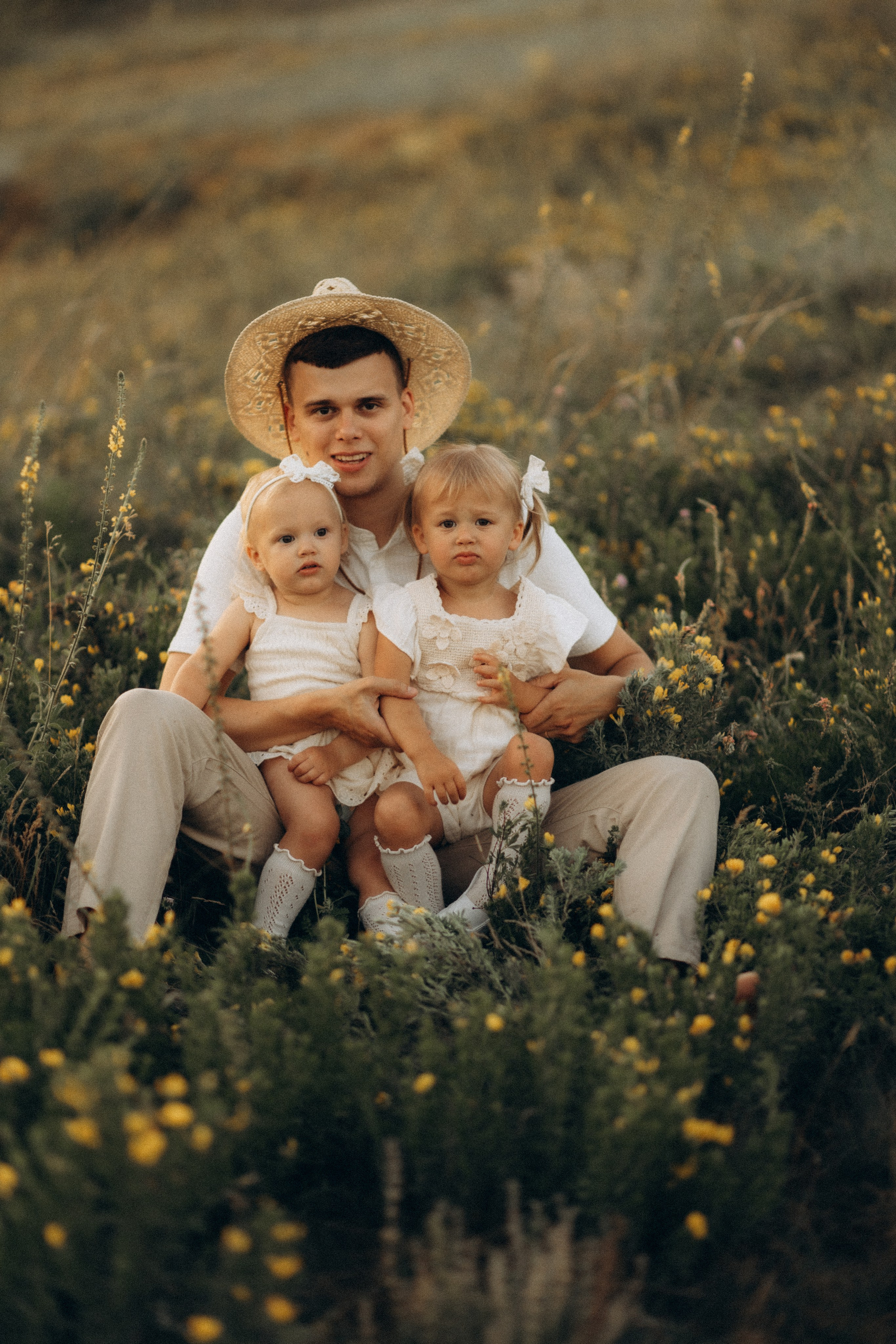 This is happiness — this is us....... Головна