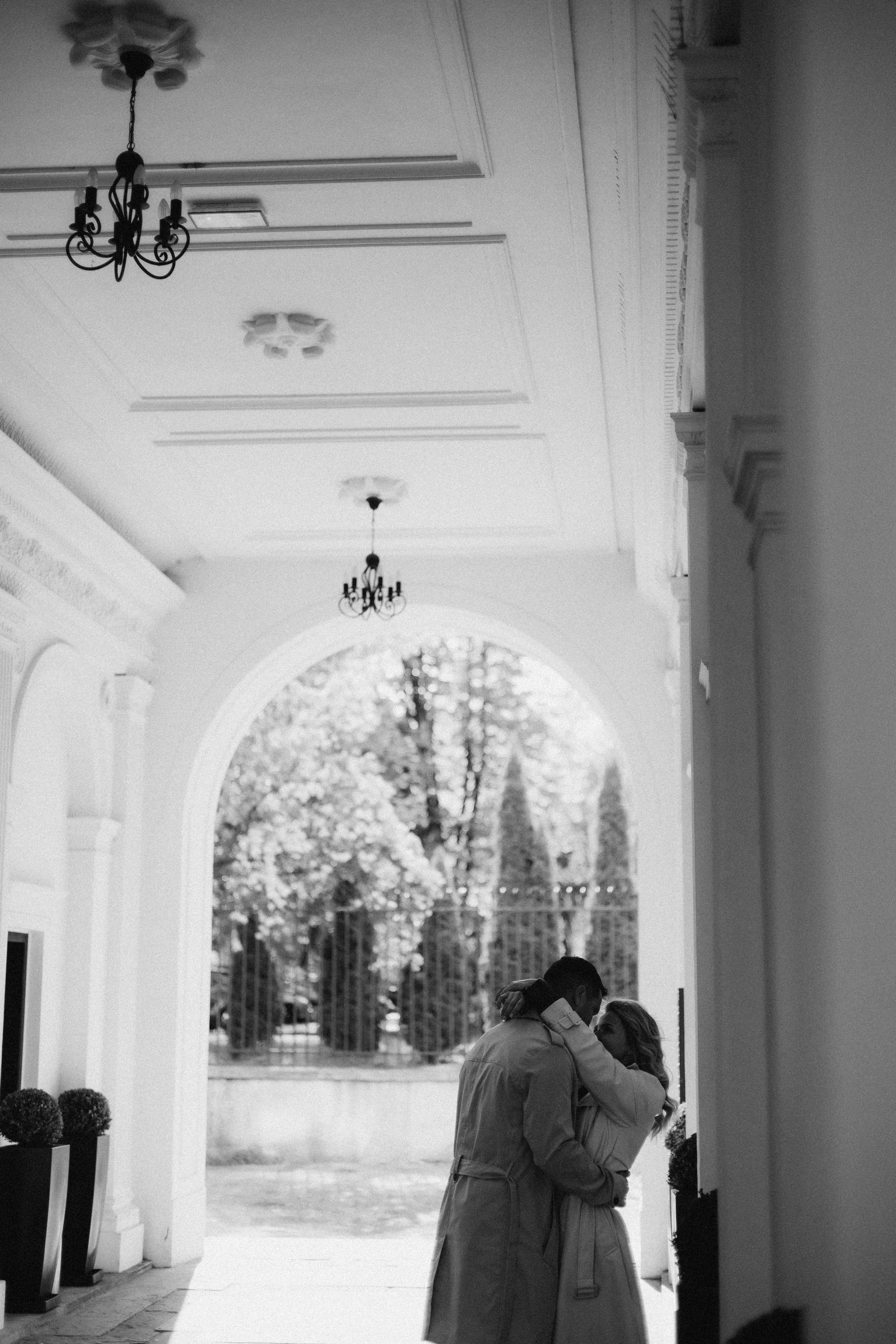 So in Love. Головна