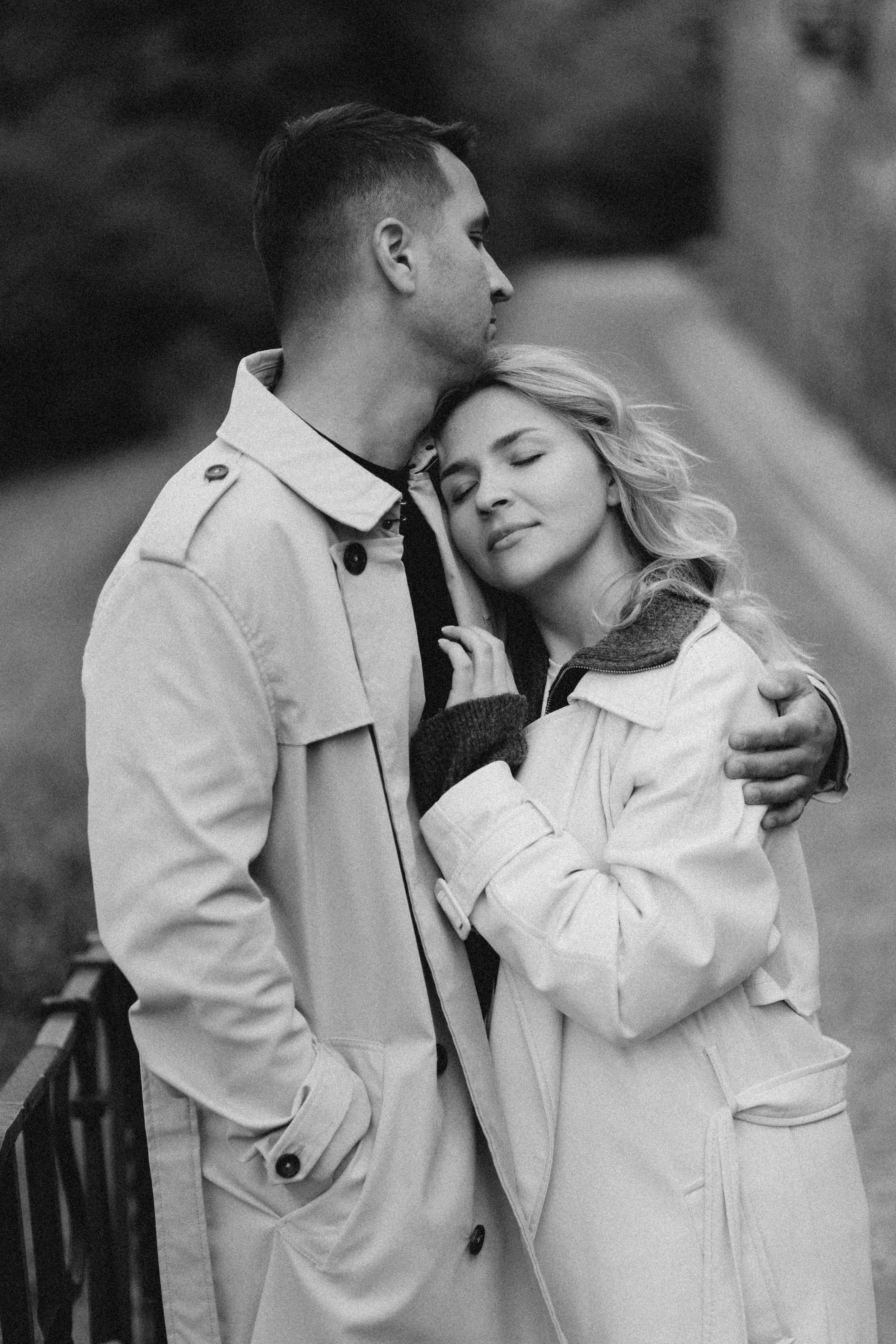 So in Love. Головна