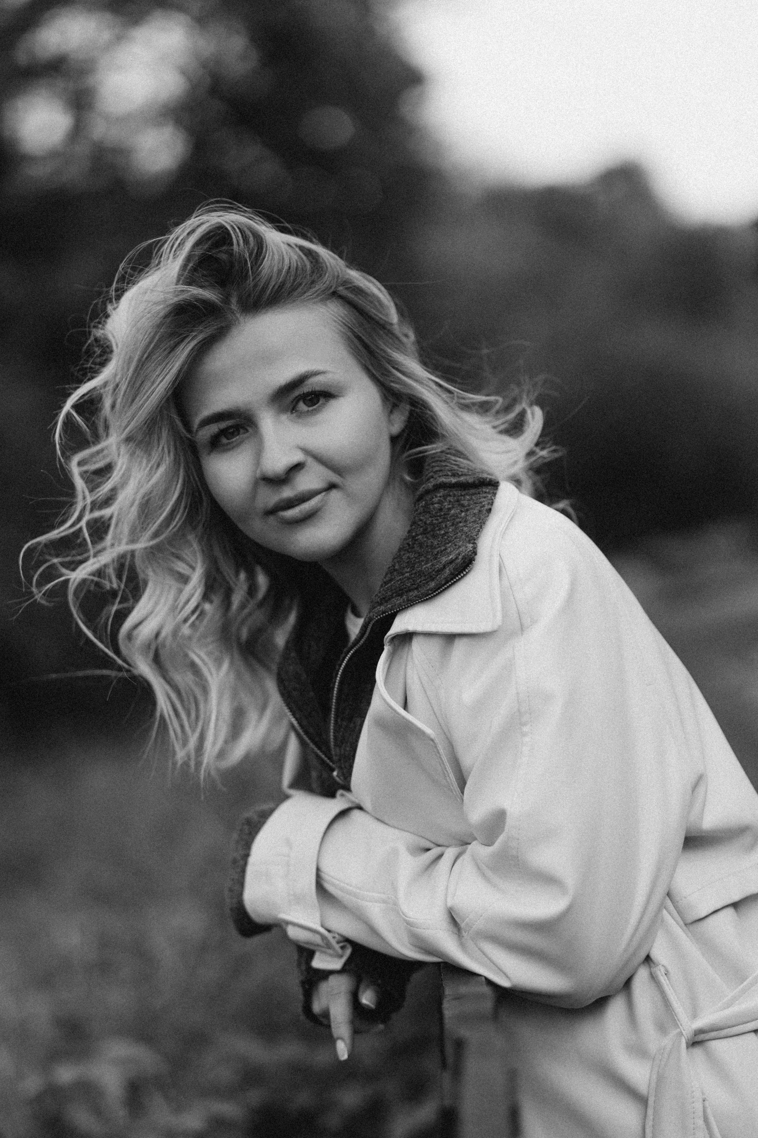 So in Love. Головна