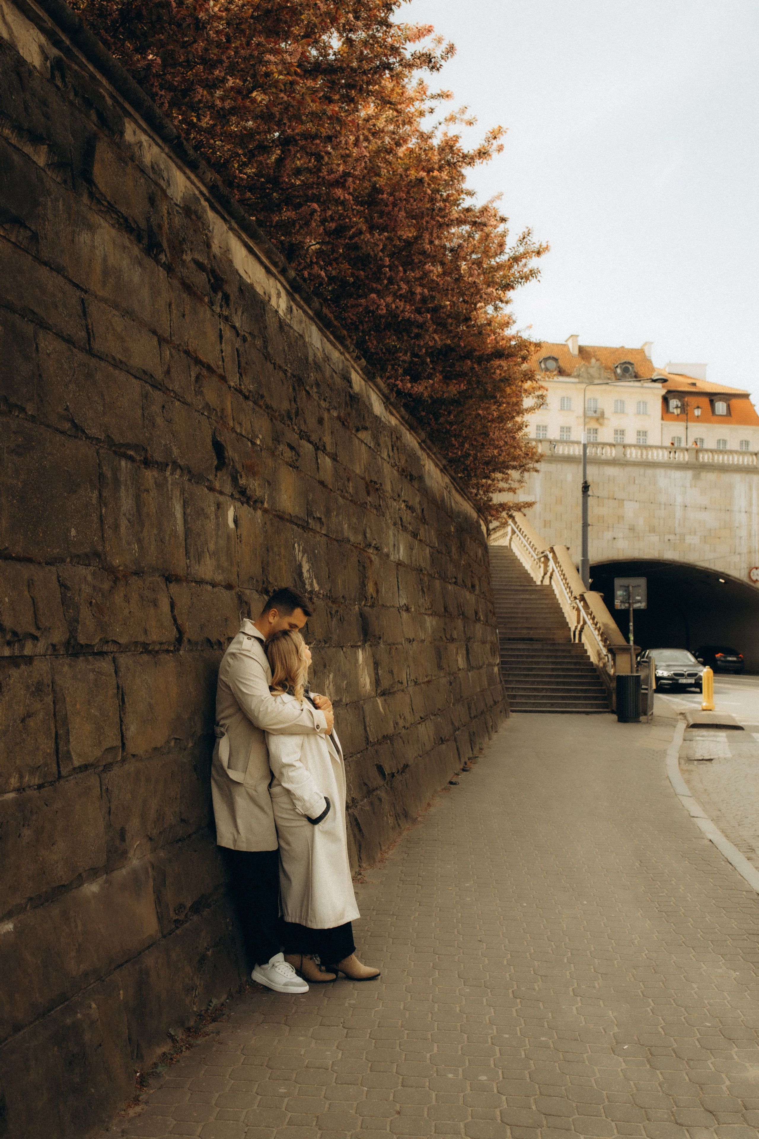 So in Love. Головна