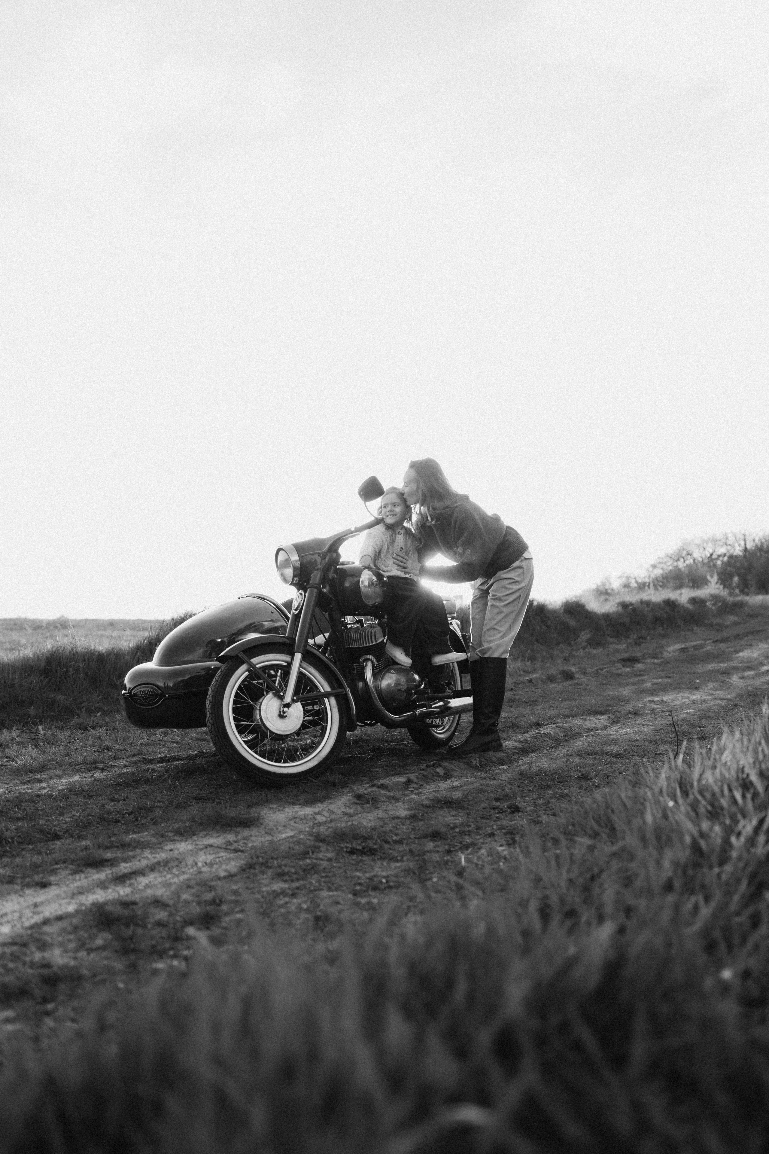 В обіймах щастя. Головна