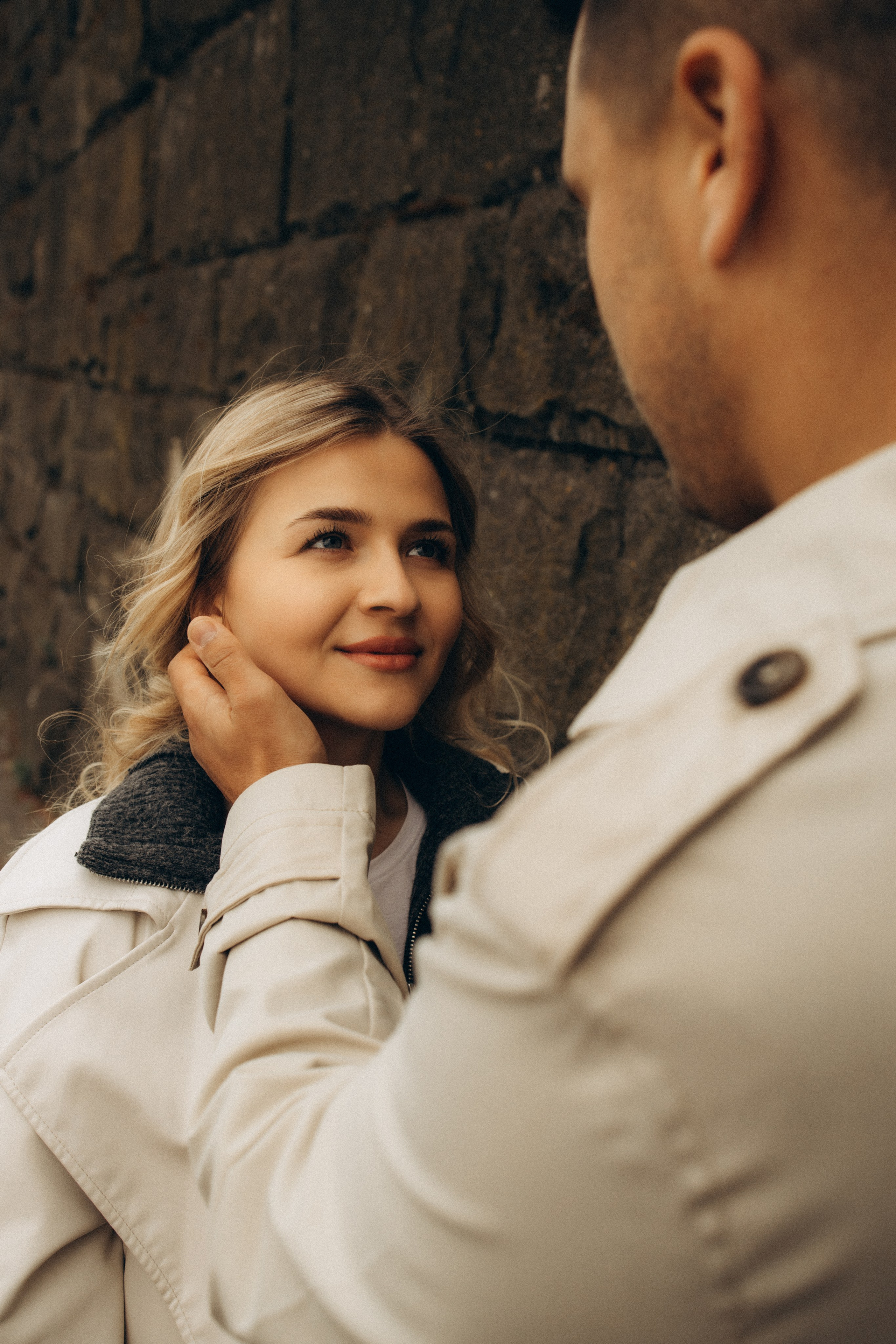 So in Love. Головна