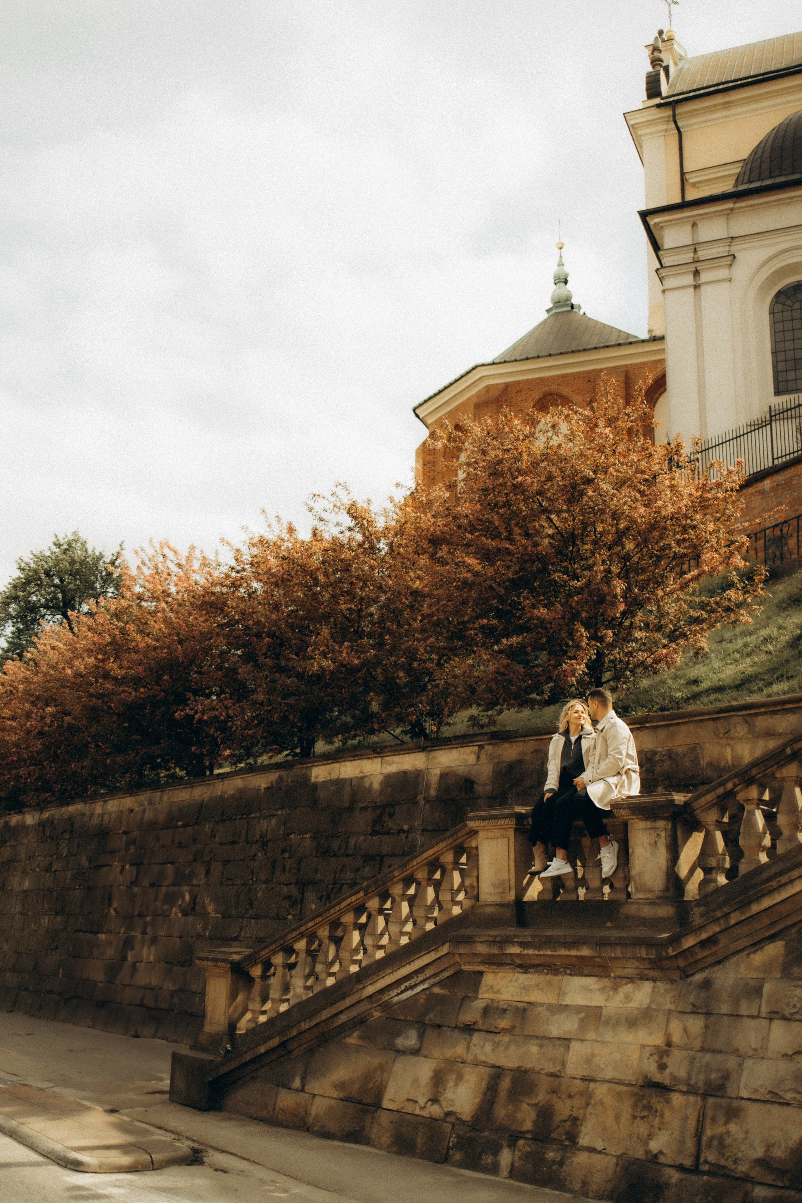 So in Love. Головна