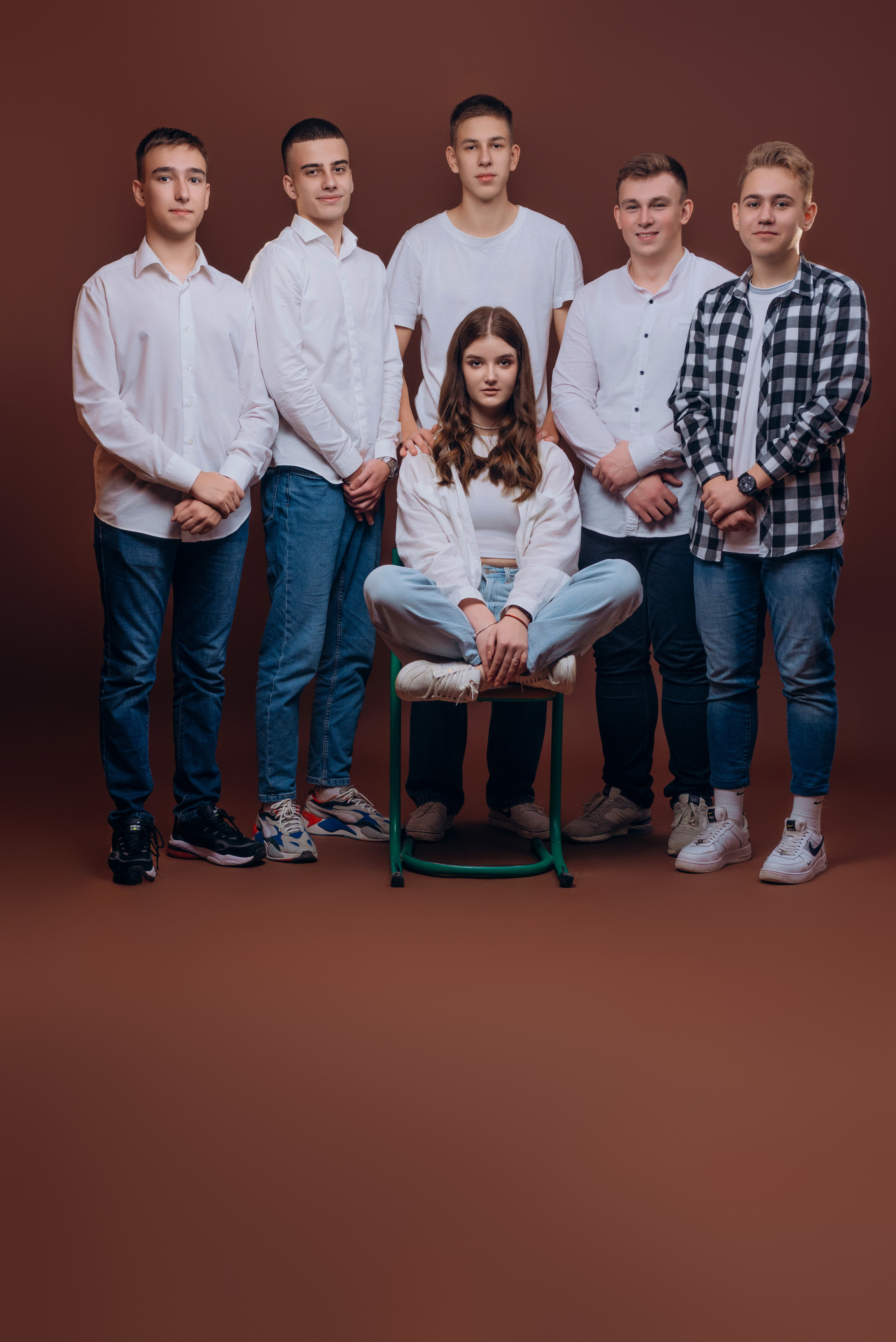 Коричневий Фон. Випускні альбоми м. Біла церква