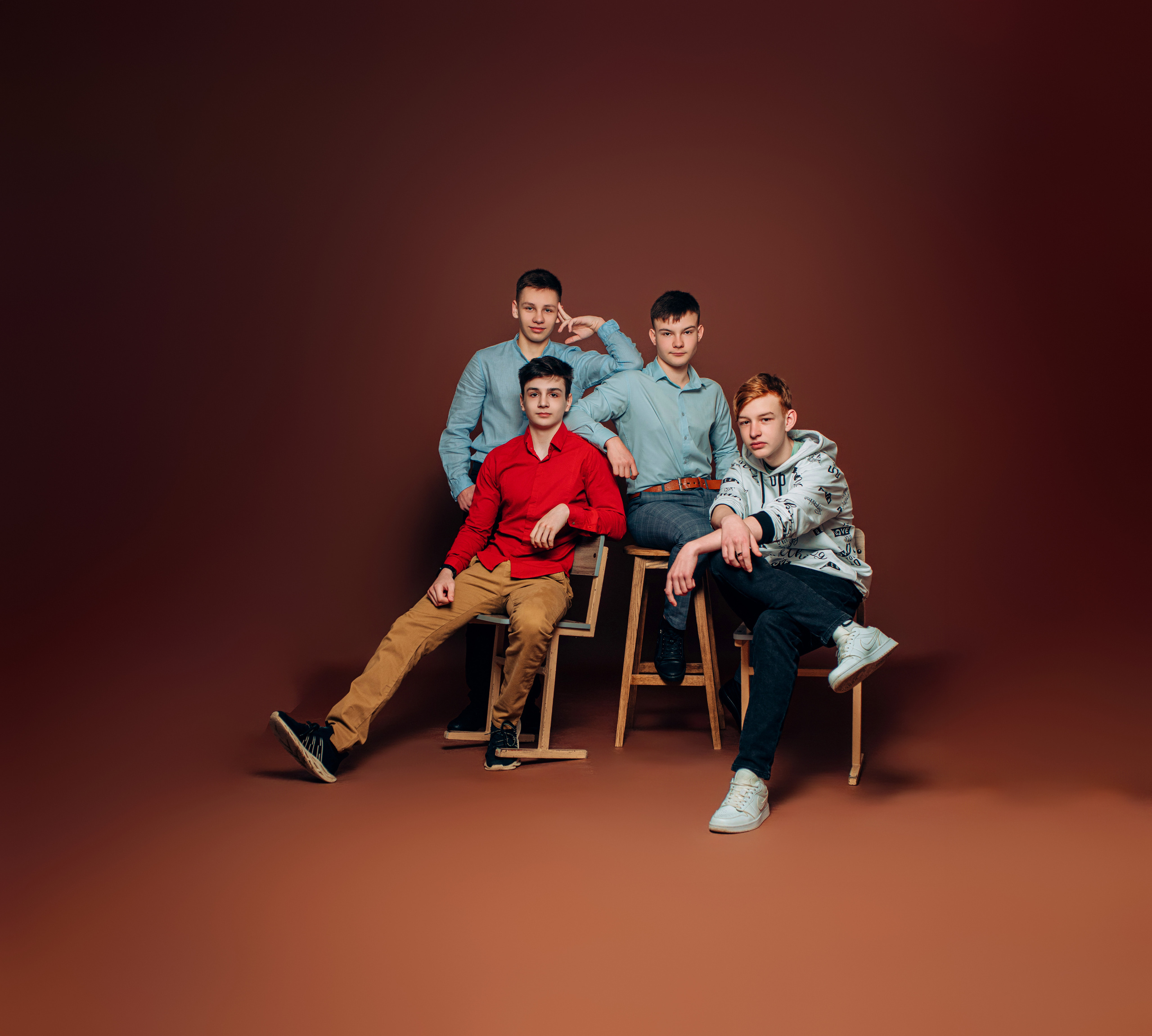 Коричневий Фон. Випускні альбоми м. Біла церква