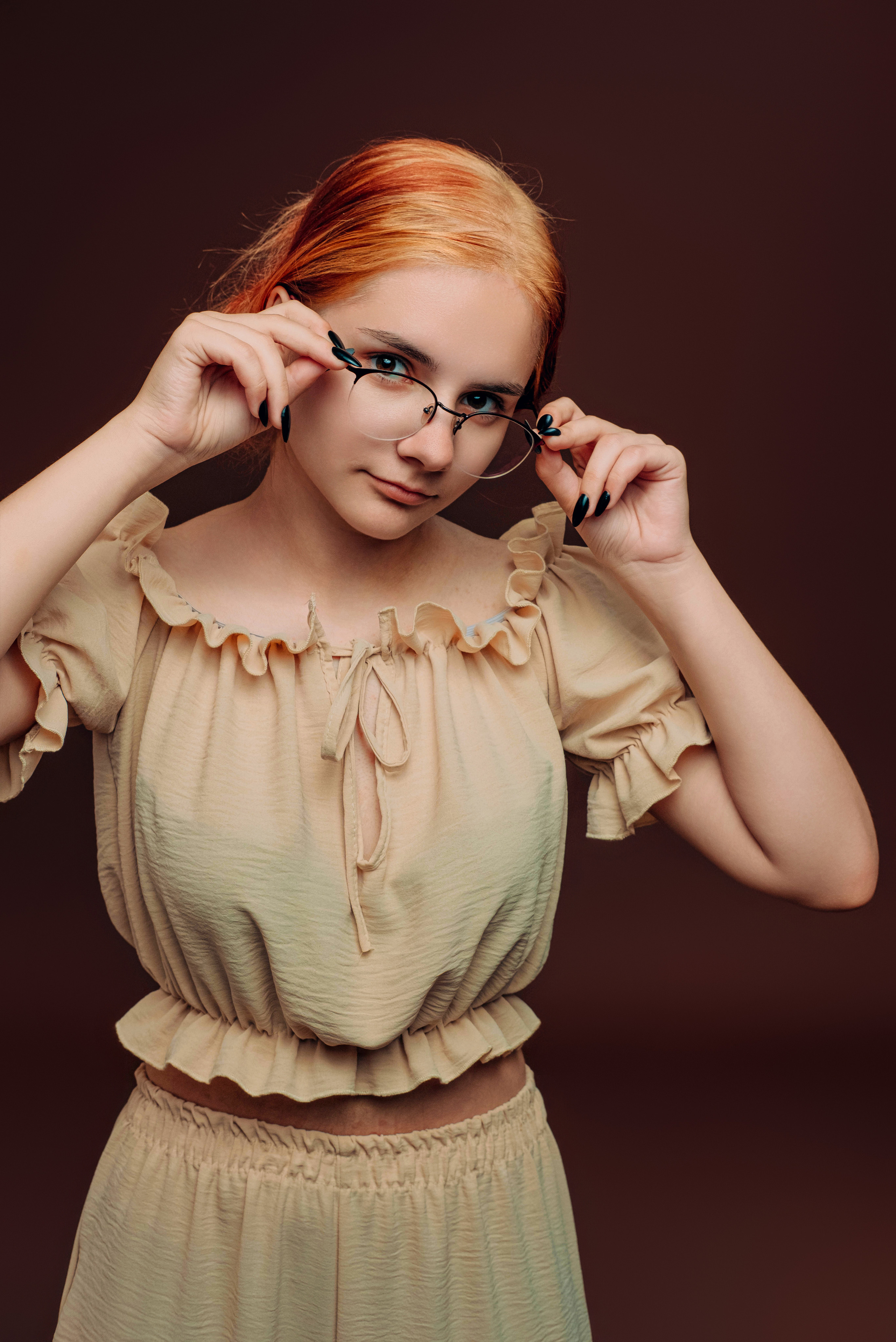 Коричневий Фон. Випускні альбоми м. Біла церква