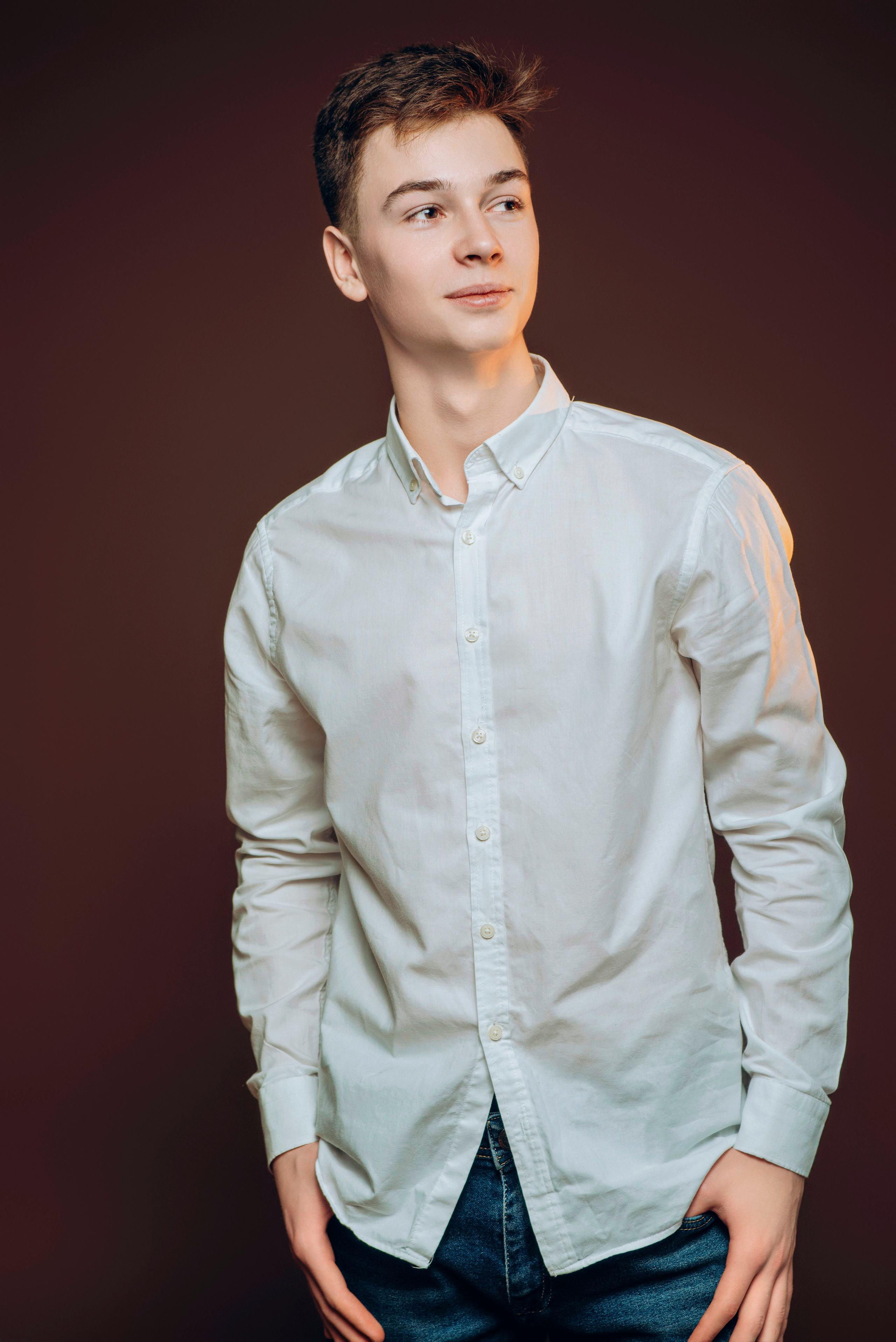 Коричневий Фон. Випускні альбоми м. Біла церква