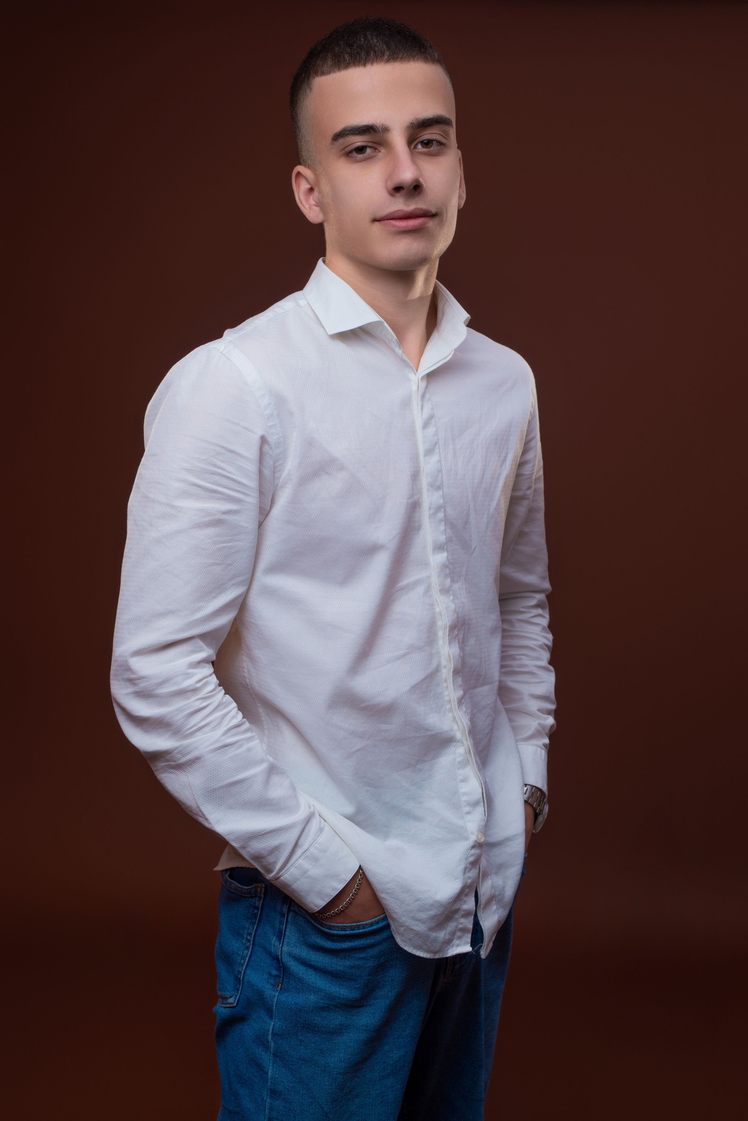 Коричневий Фон. Випускні альбоми м. Біла церква