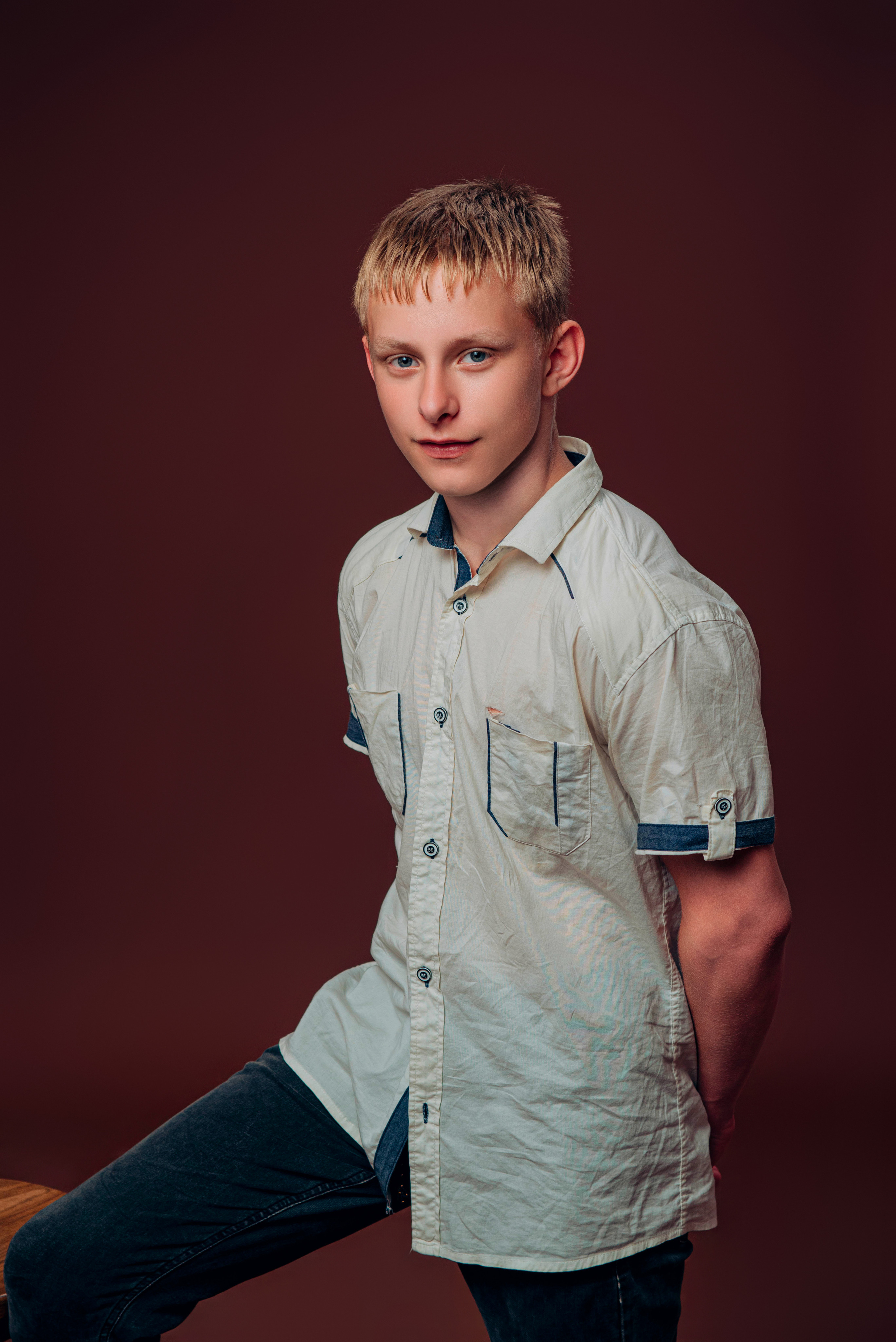 Коричневий Фон. Випускні альбоми м. Біла церква