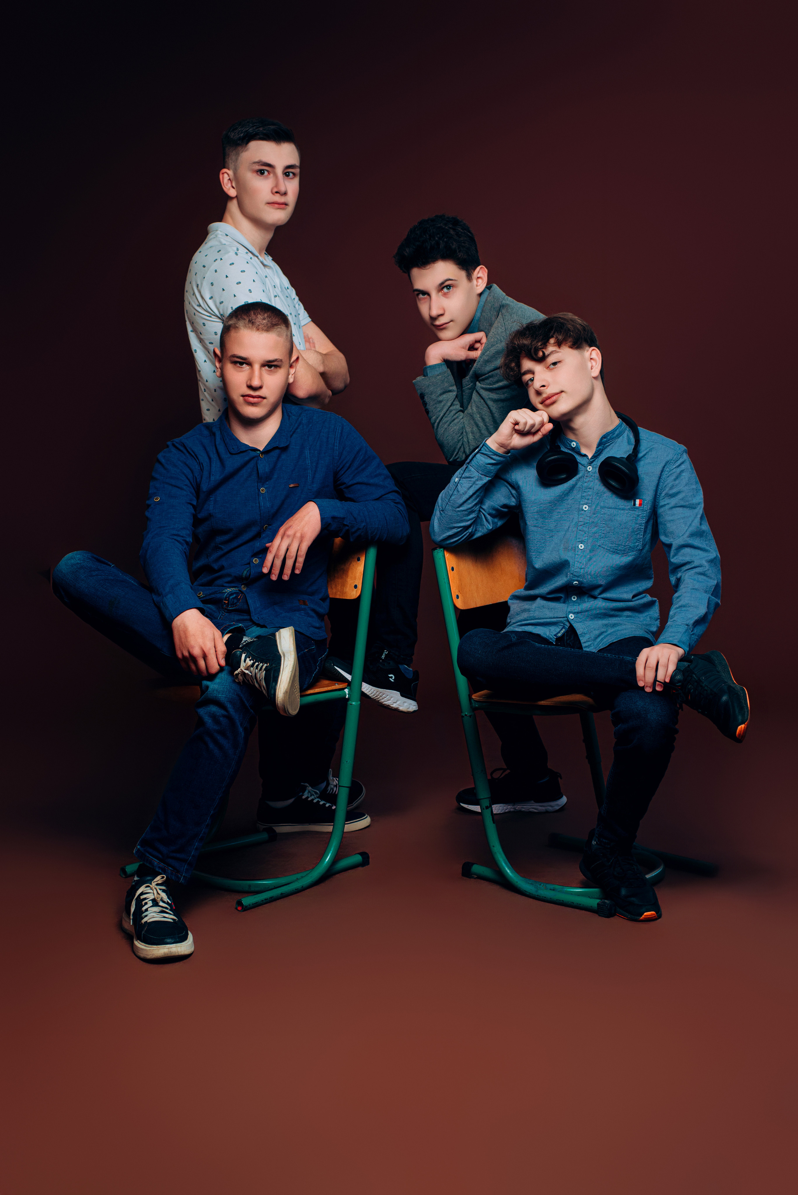 Коричневий Фон. Випускні альбоми м. Біла церква