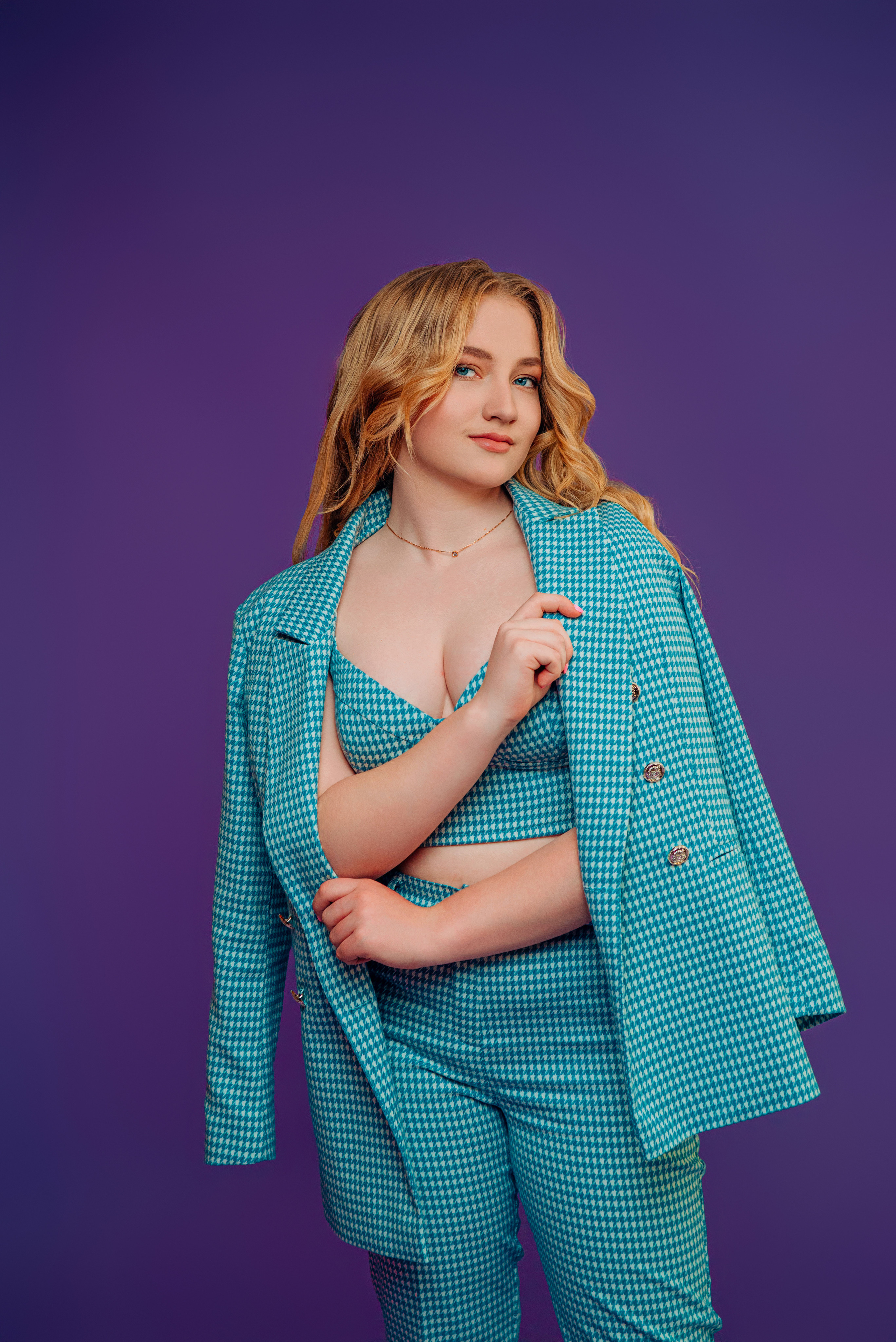 Фіолетовий Фон. Випускні альбоми м. Біла церква