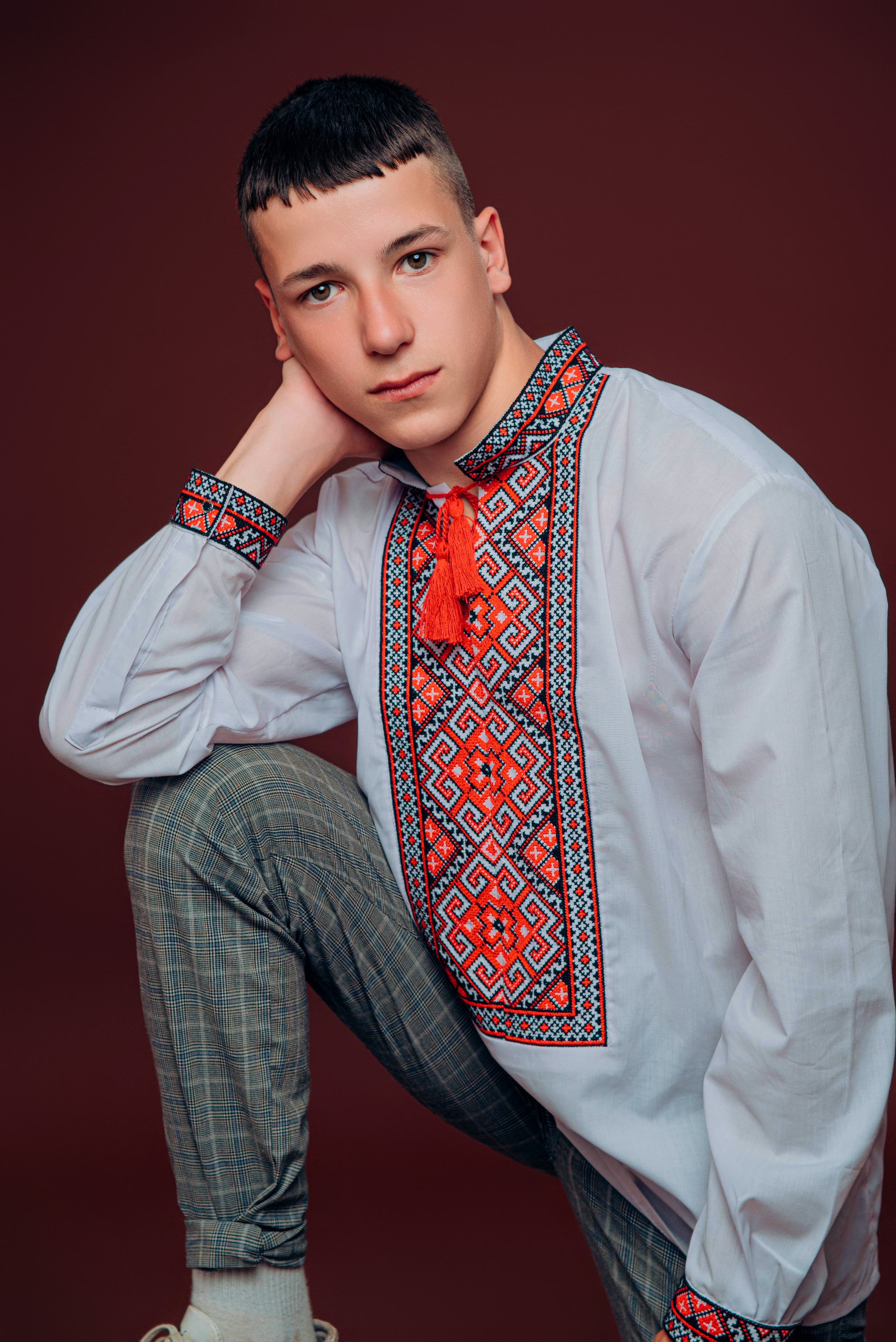 Коричневий Фон. Випускні альбоми м. Біла церква