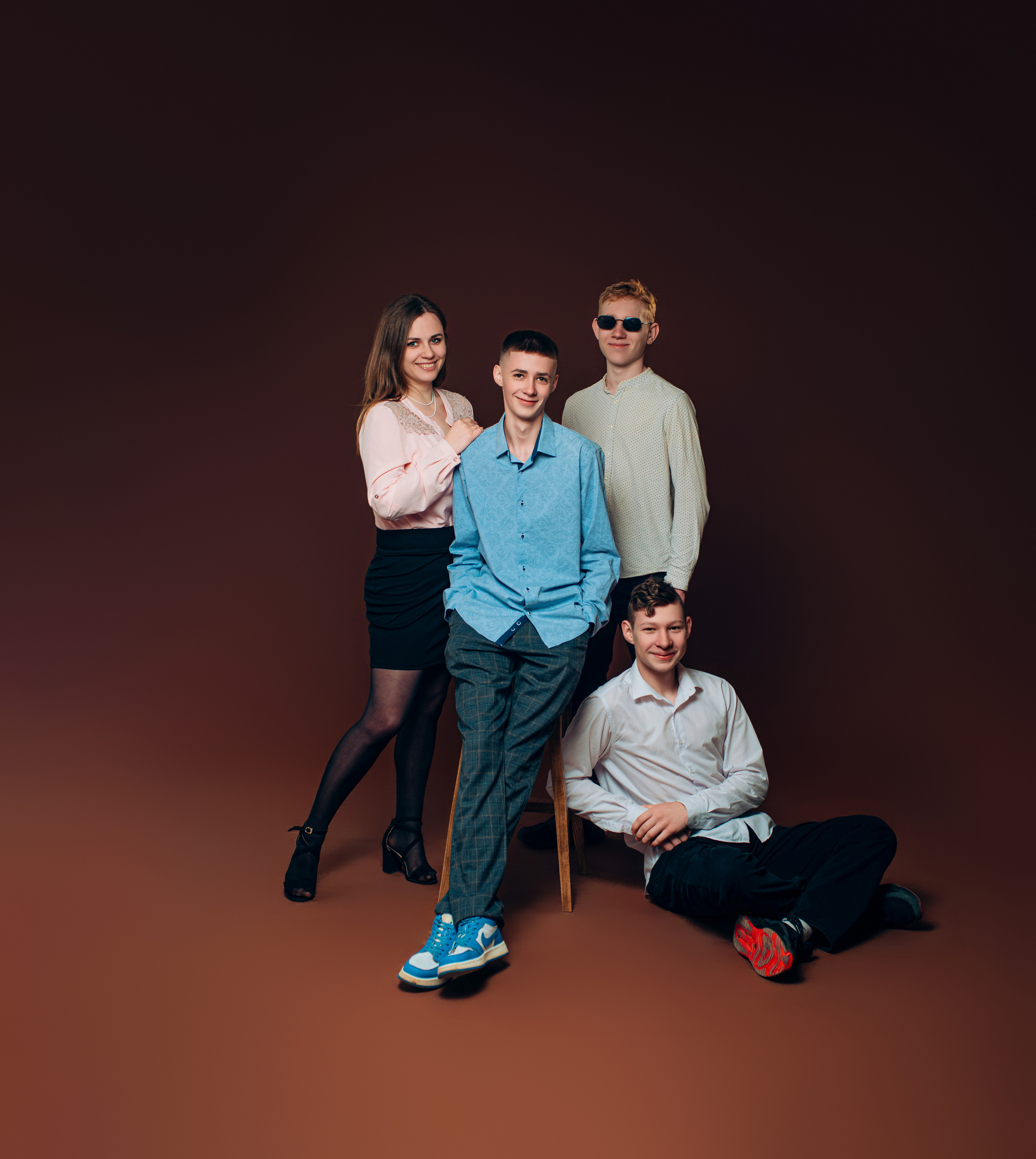 Коричневий Фон. Випускні альбоми м. Біла церква