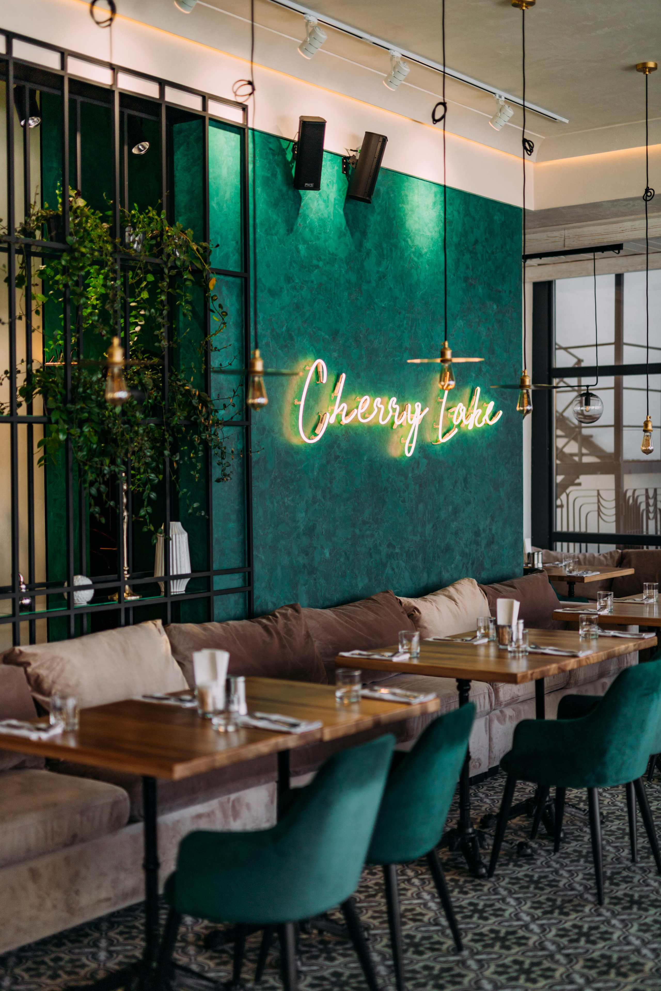 Cherry Lake. Весільний фотограф Ілля Пятнічний Вінниця