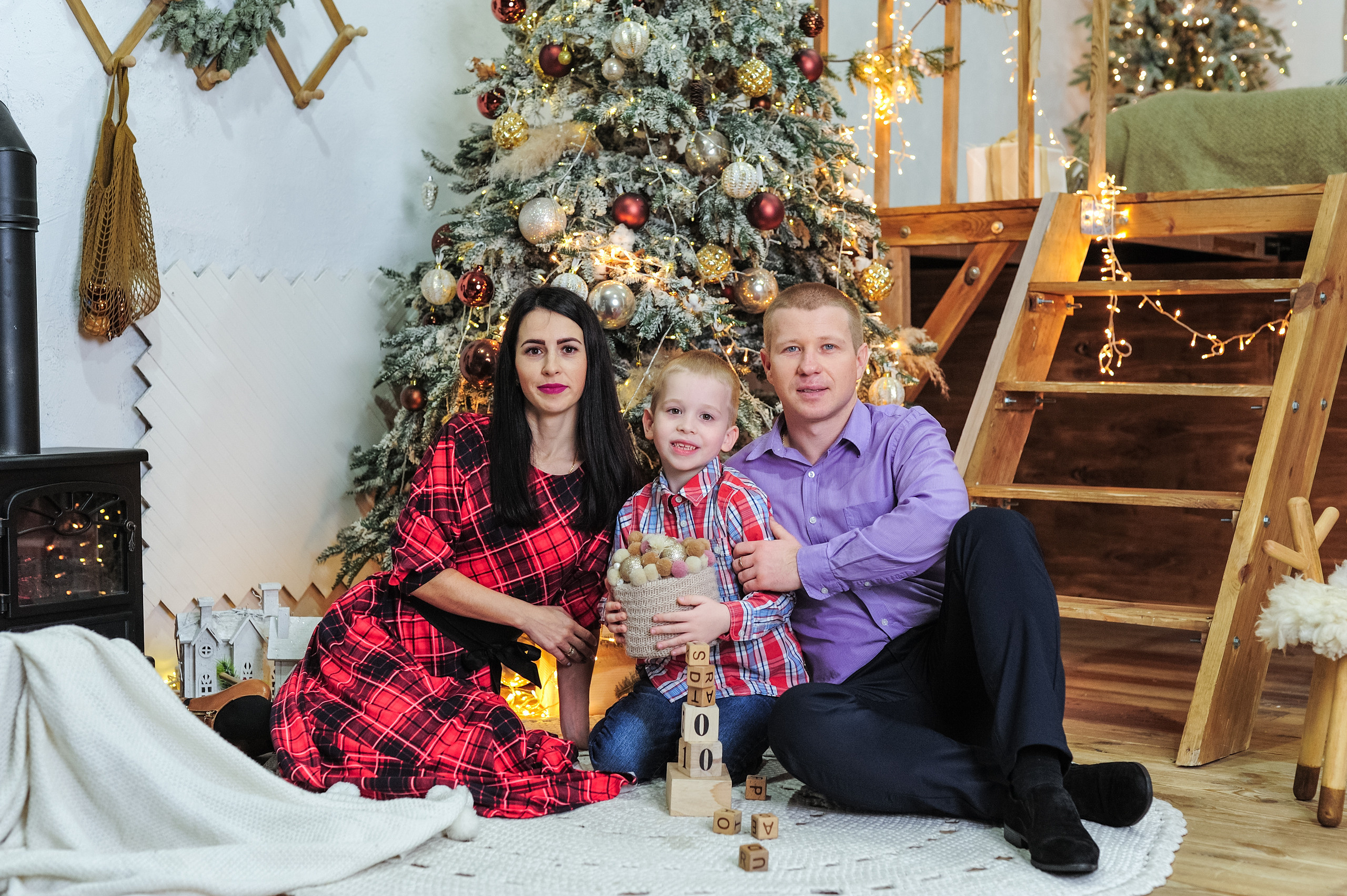 Новорічна фотосесія Ігоря та Олександри в студії