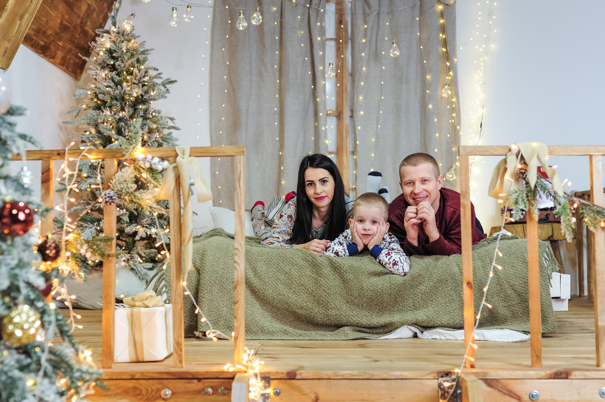 Новорічна фотосесія Ігоря та Олександри в студії