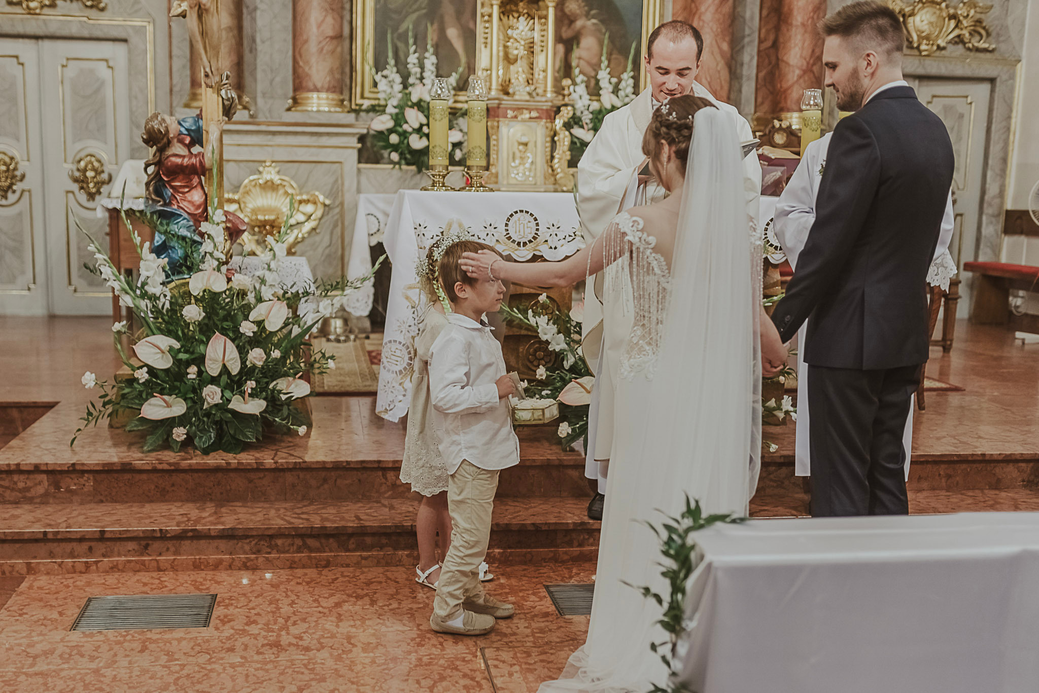 Ślub - Joanna & Lewis w Villa Juliana. Naturalnie pięknie - Klaudia Rowicka