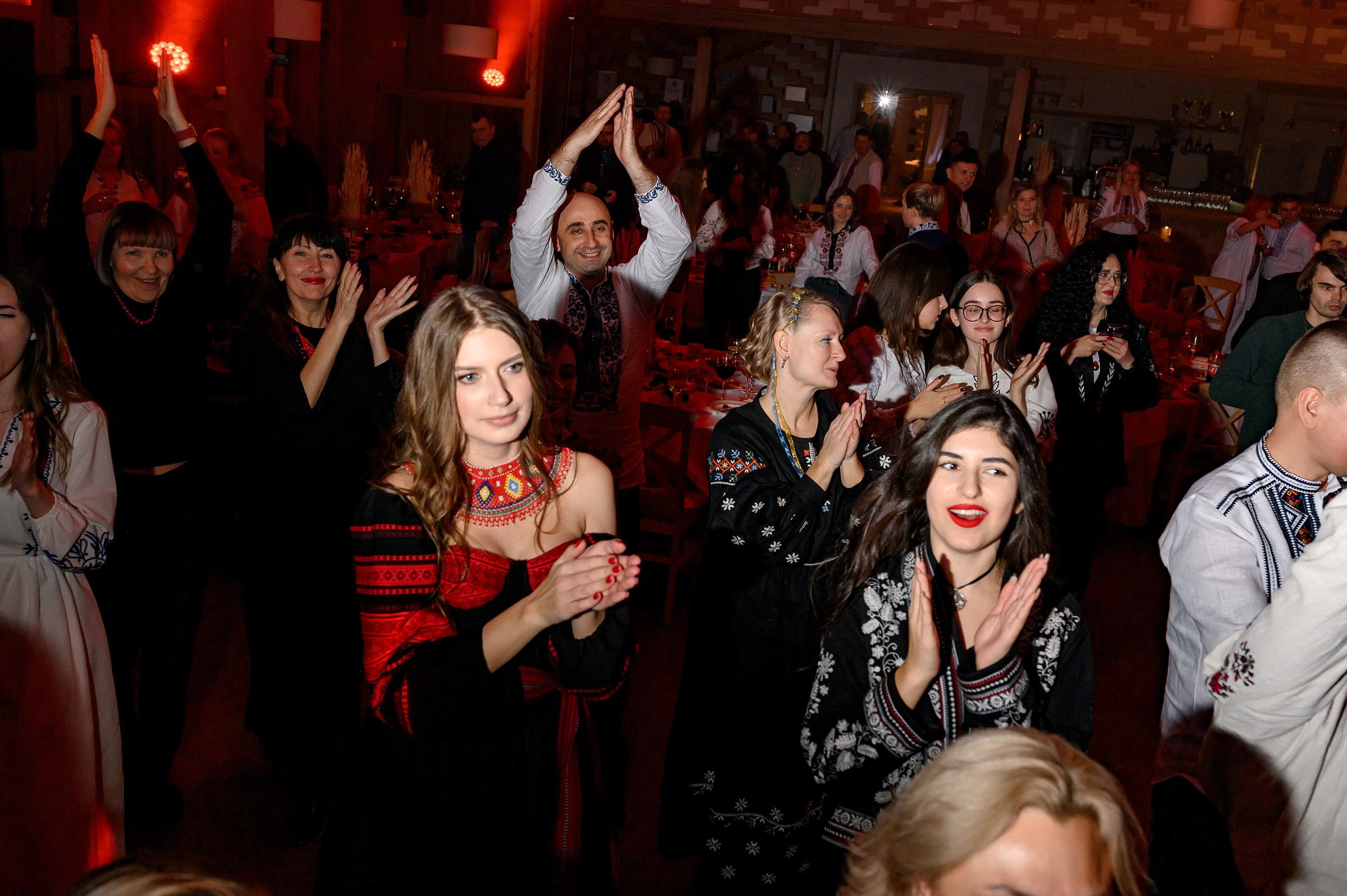 «ТРИПІЛЬСЬКЕ СОНЦЕ». Свадебный и семейный фотограф