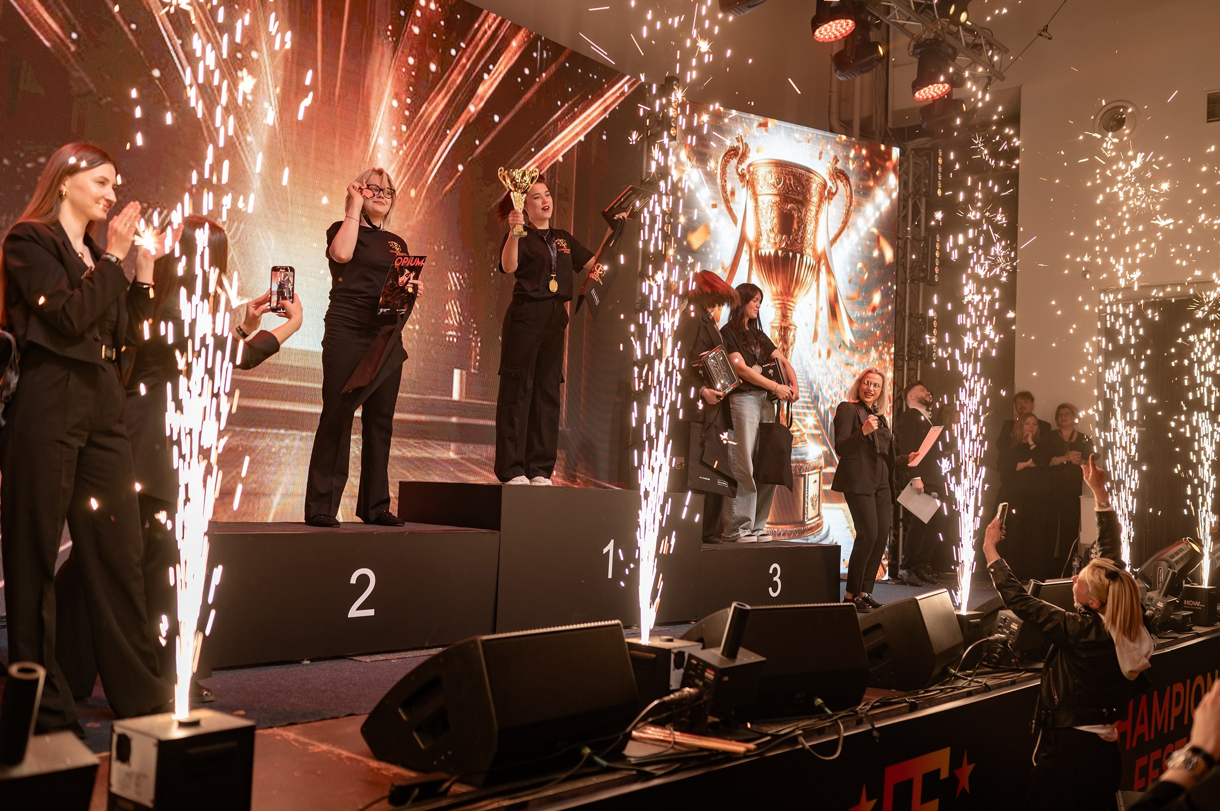 «CHAMPION FEST 2025». Свадебный и семейный фотограф