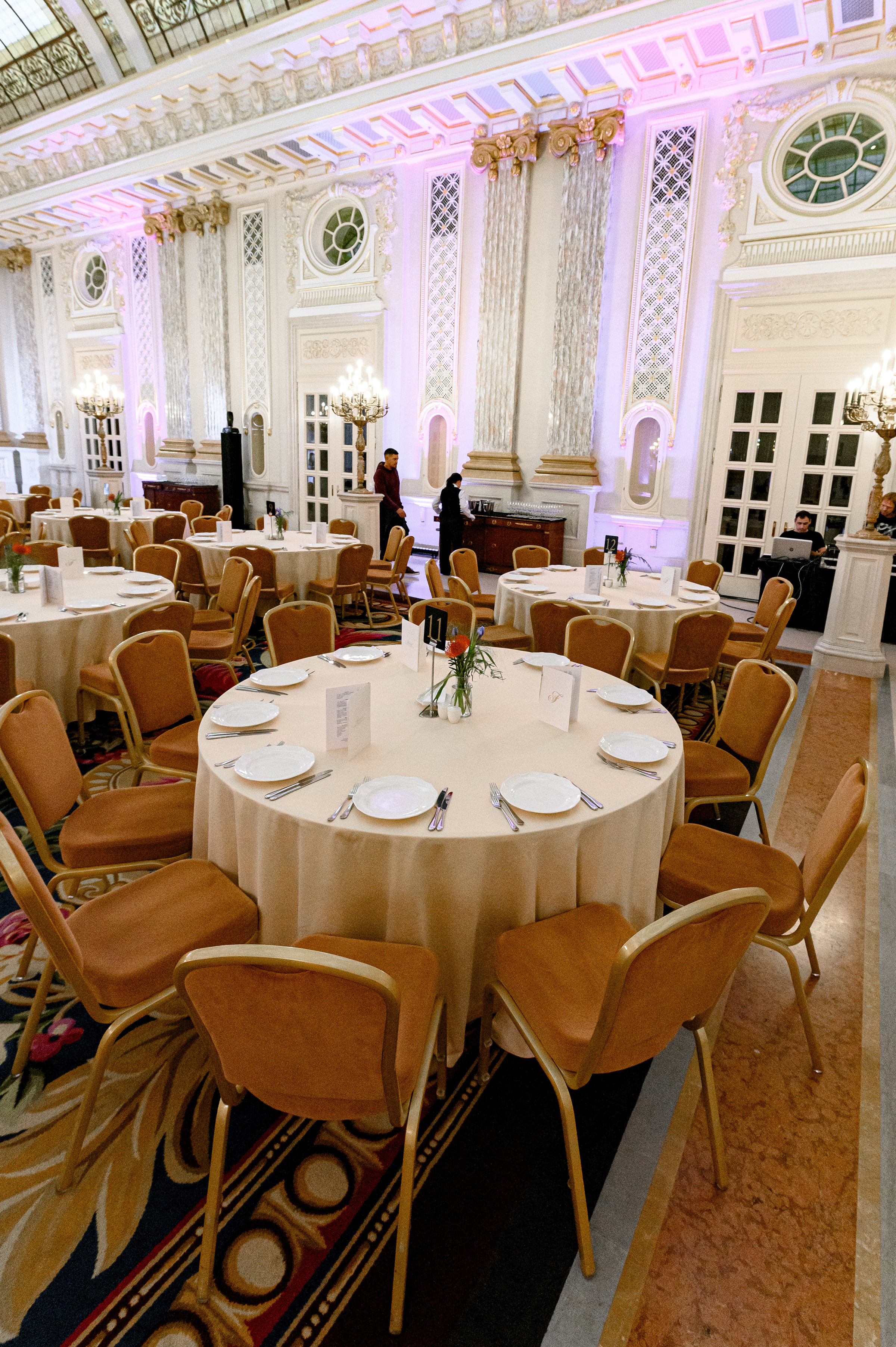 «TVIY VUHID V SVIT». Свадебный и семейный фотограф