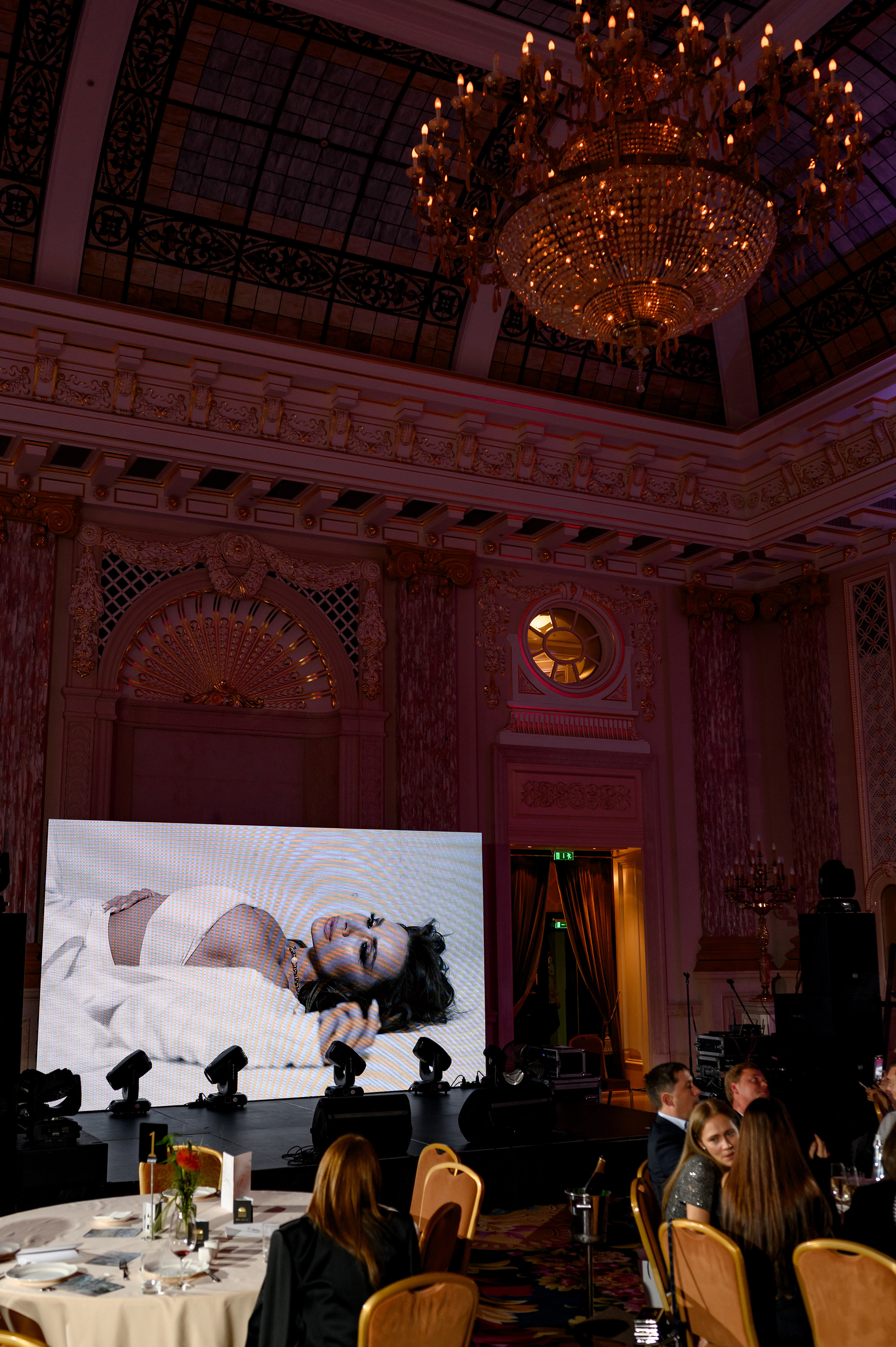 «TVIY VUHID V SVIT». Свадебный и семейный фотограф