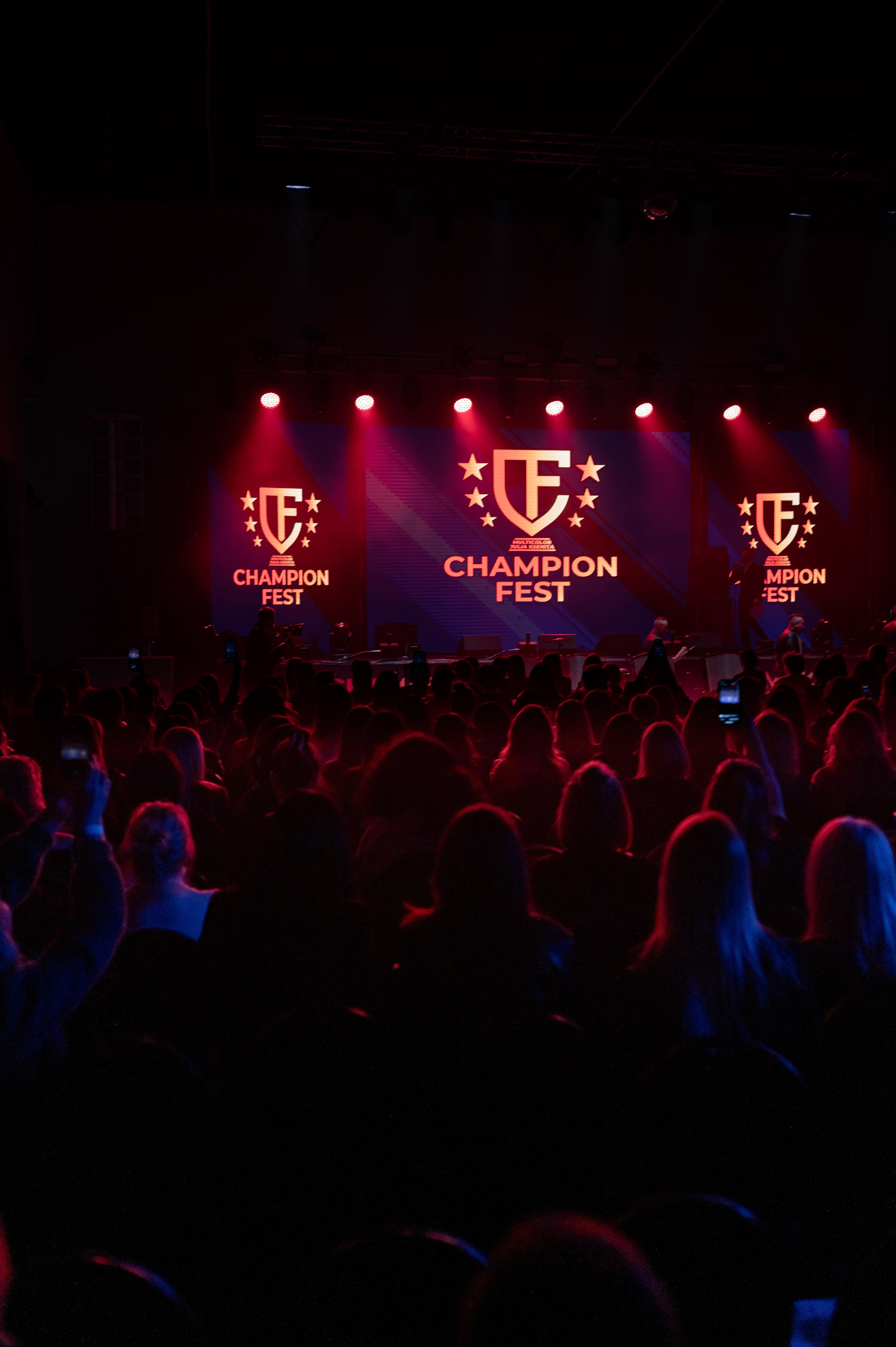 «CHAMPION FEST 2025». Свадебный и семейный фотограф