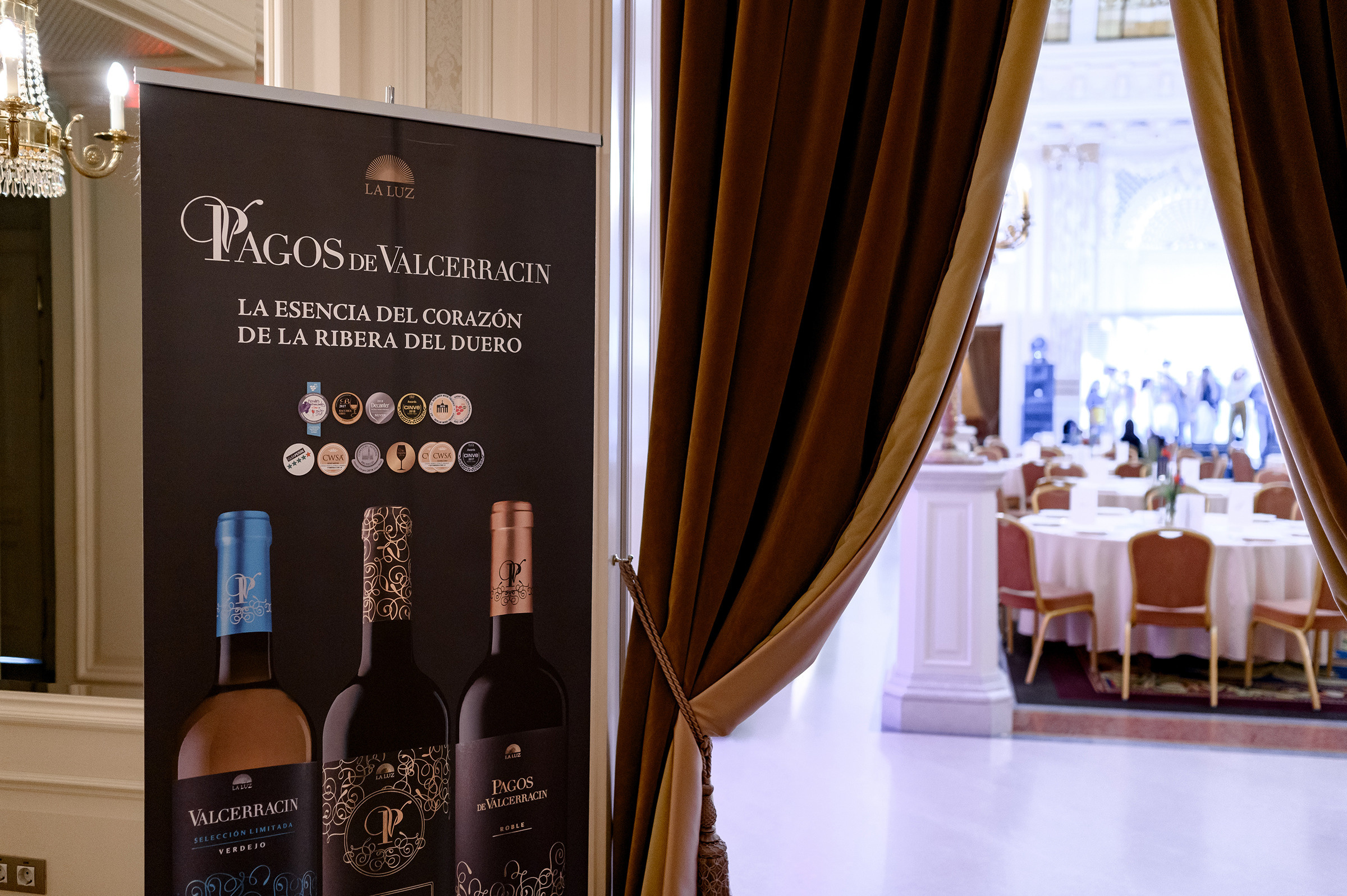 «TVIY VUHID V SVIT». Свадебный и семейный фотограф