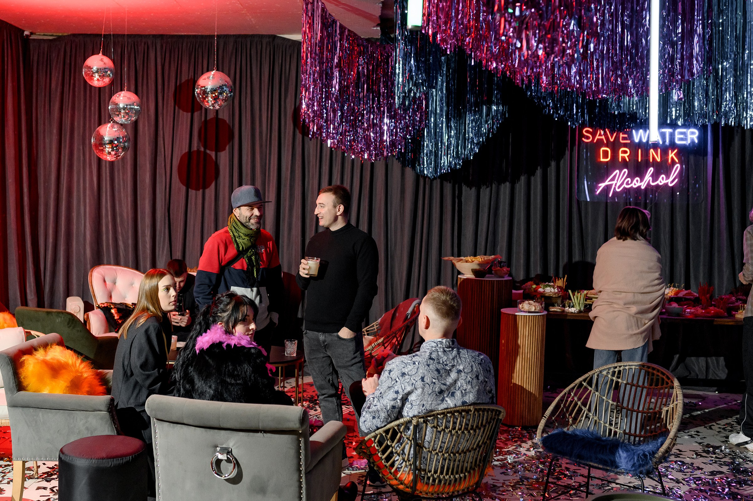 BLOSSOM «ВЖЕ НЕ 18». Свадебный и семейный фотограф