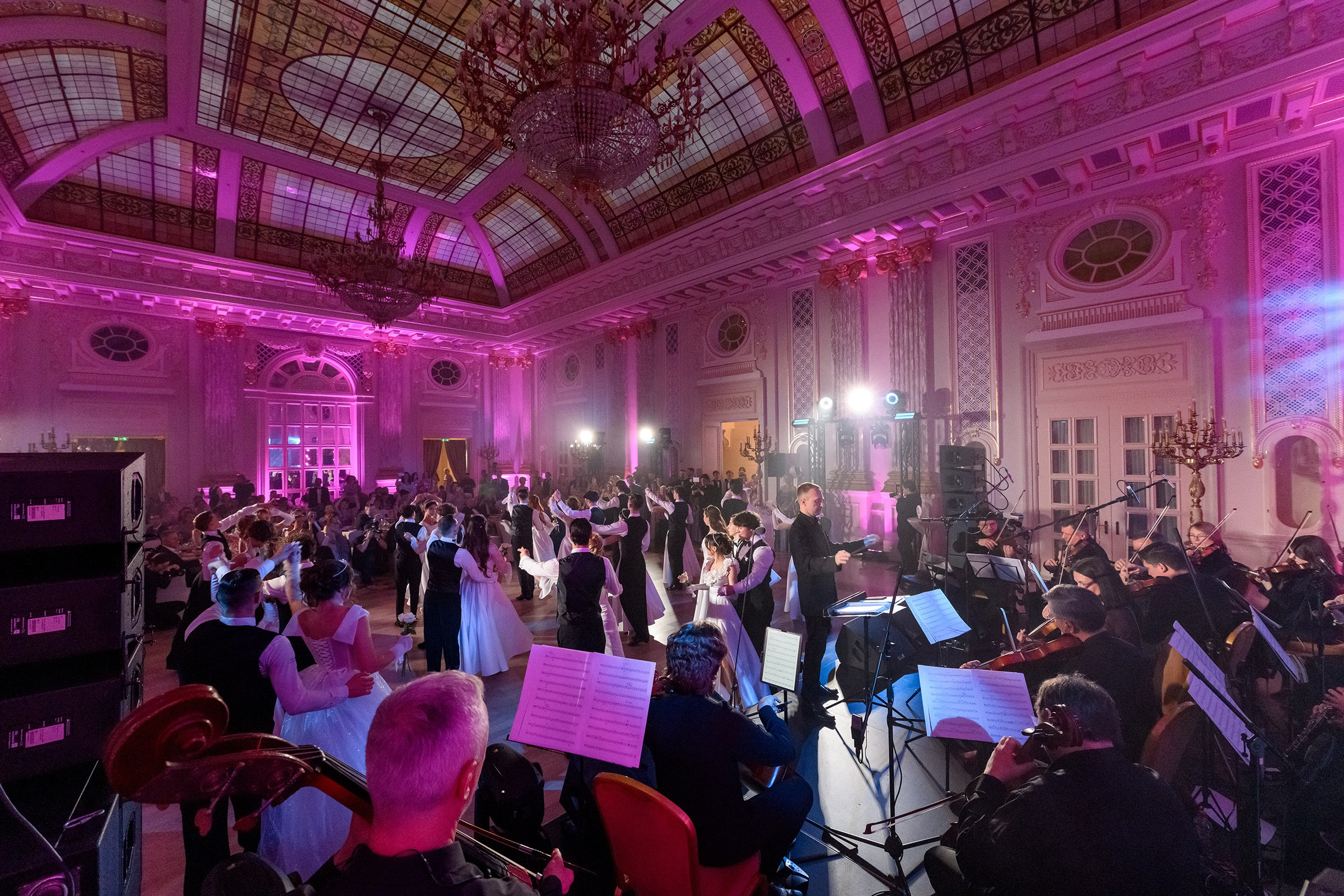 " Viennese Ball Kyiv ". Свадебный и семейный фотограф
