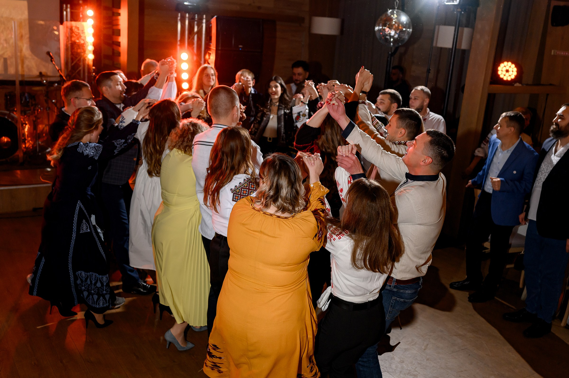 «ТРИПІЛЬСЬКЕ СОНЦЕ». Свадебный и семейный фотограф