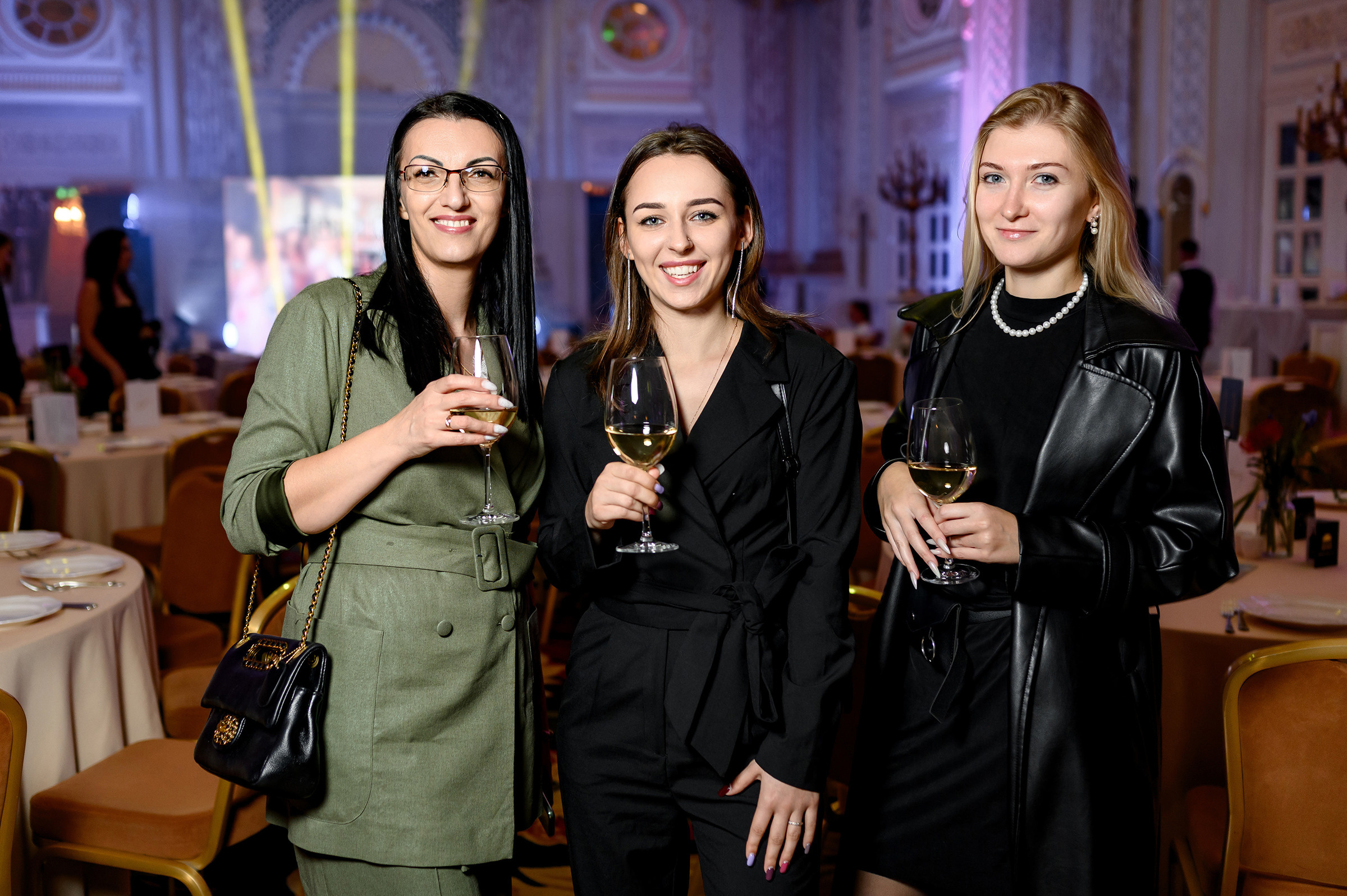 «TVIY VUHID V SVIT». Свадебный и семейный фотограф