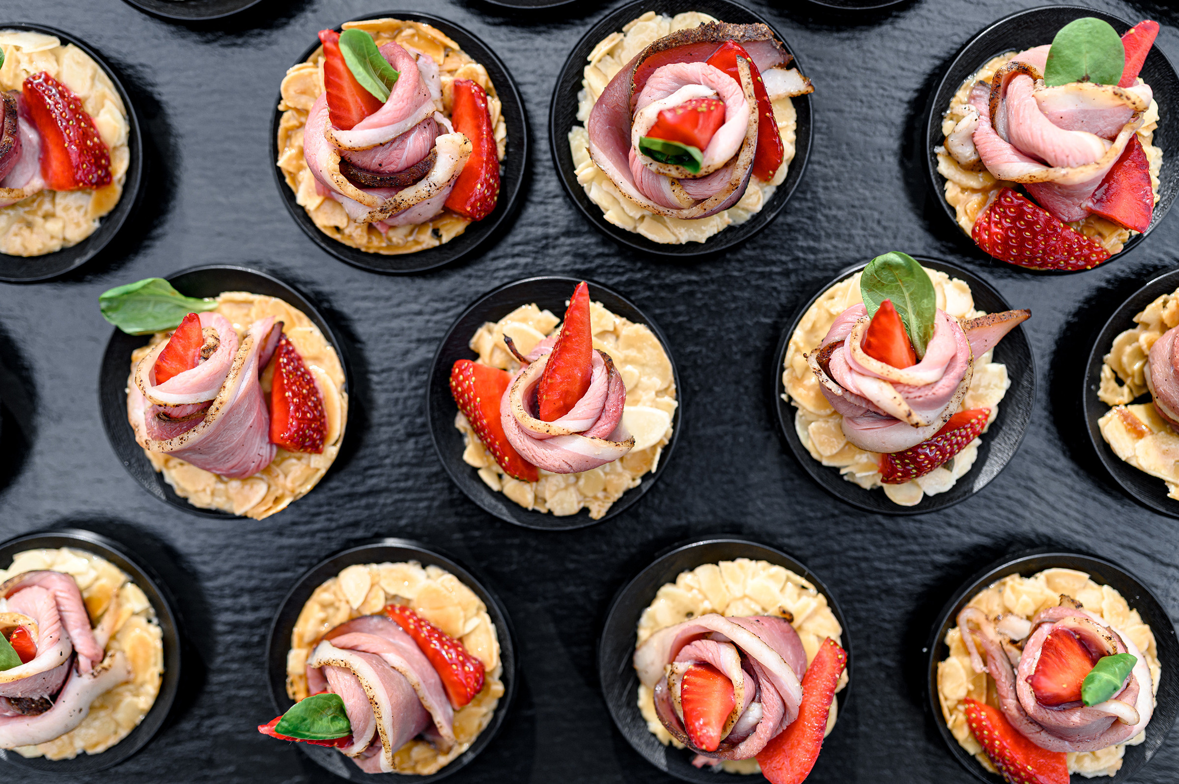 Благодійній концерт від фонду «Мамине серце» — «Твій вихід в світ». Свадебный и семейный фотограф